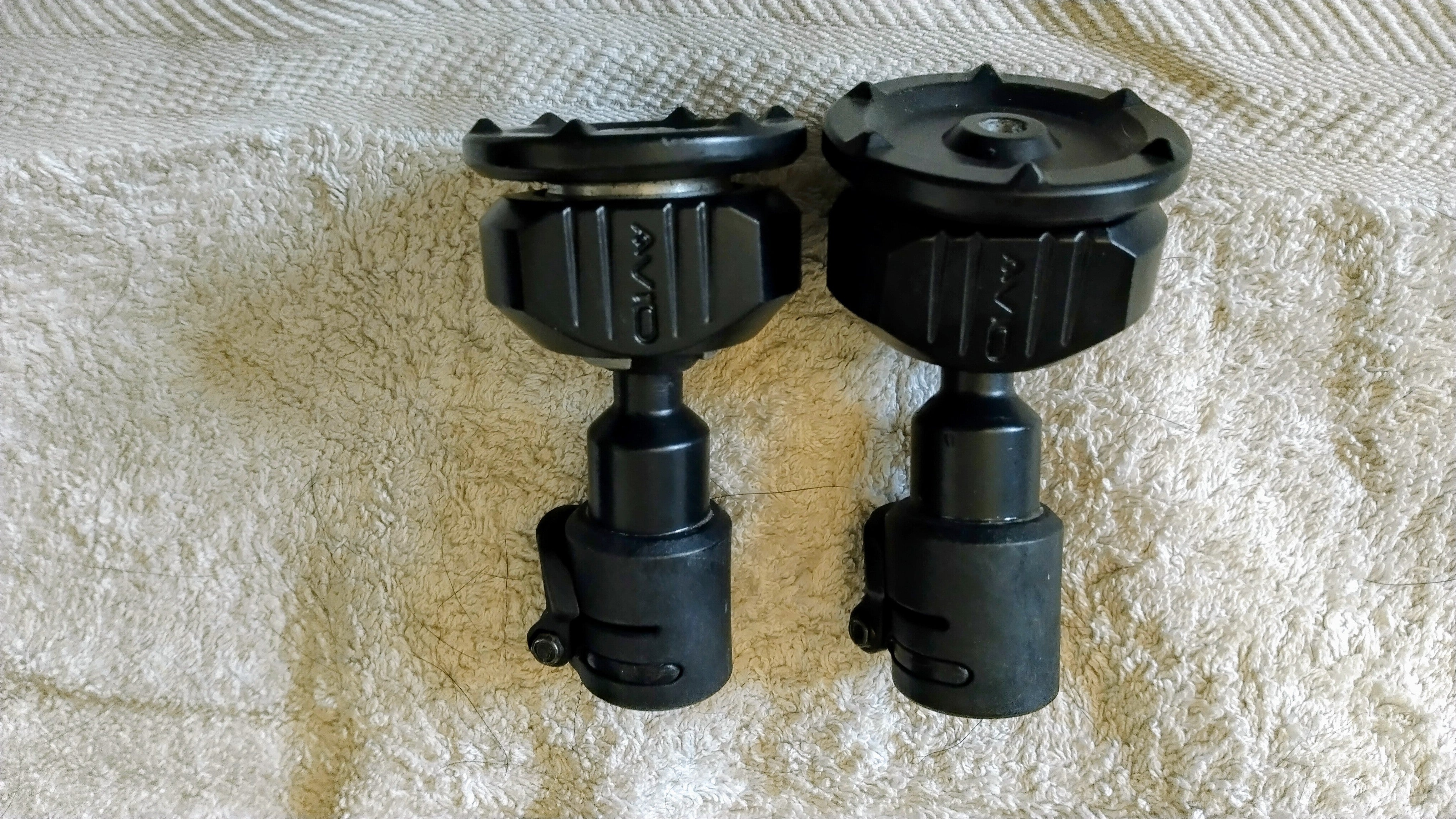 Avid Carp Lok Down Adjustable Stage Stands Pair - Used Carp Fishing Banksticks