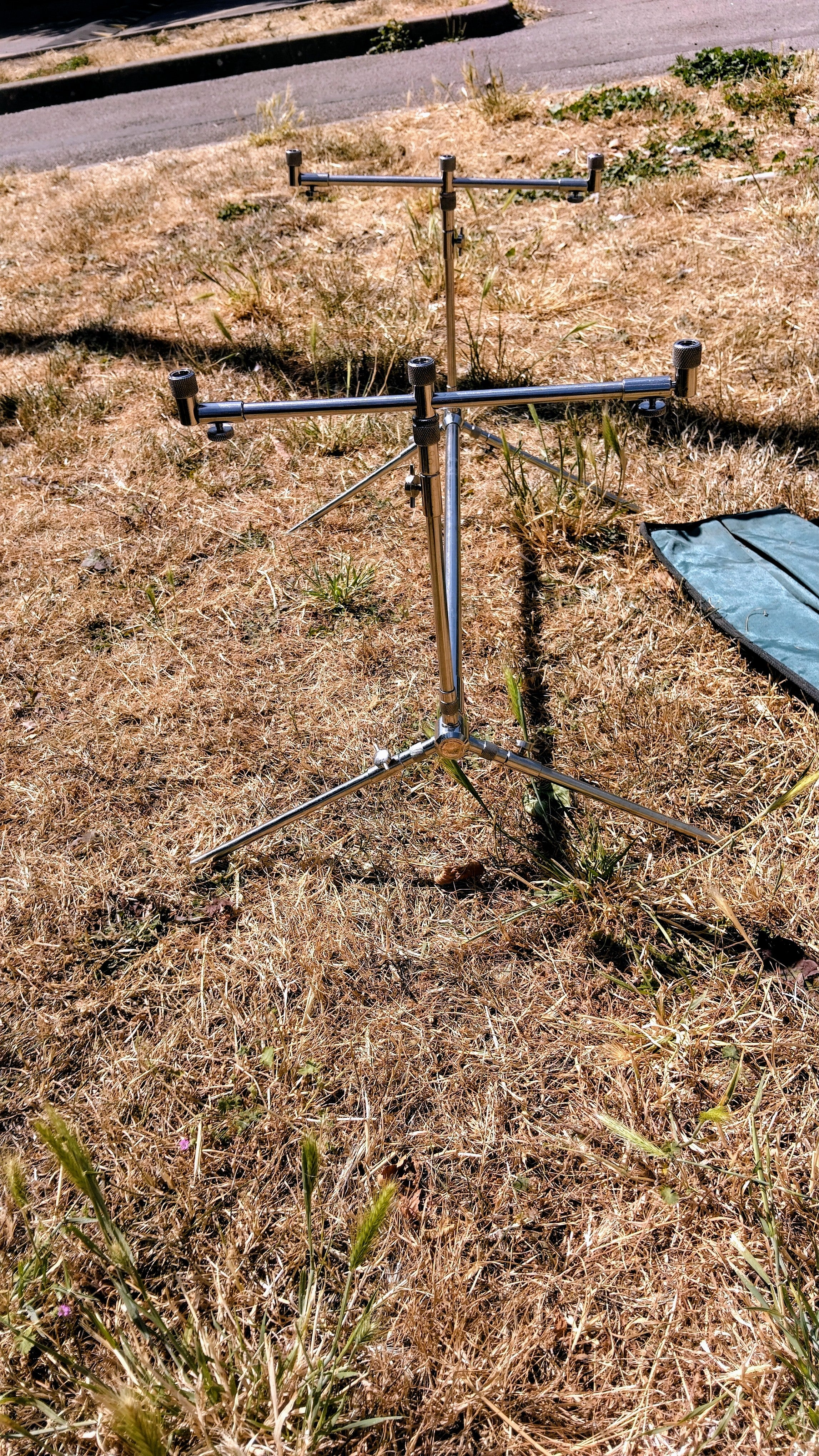 Stainless Steel 3 Rod Pod - Compact, Heavy Duty Fishing Setup with Carry Bag