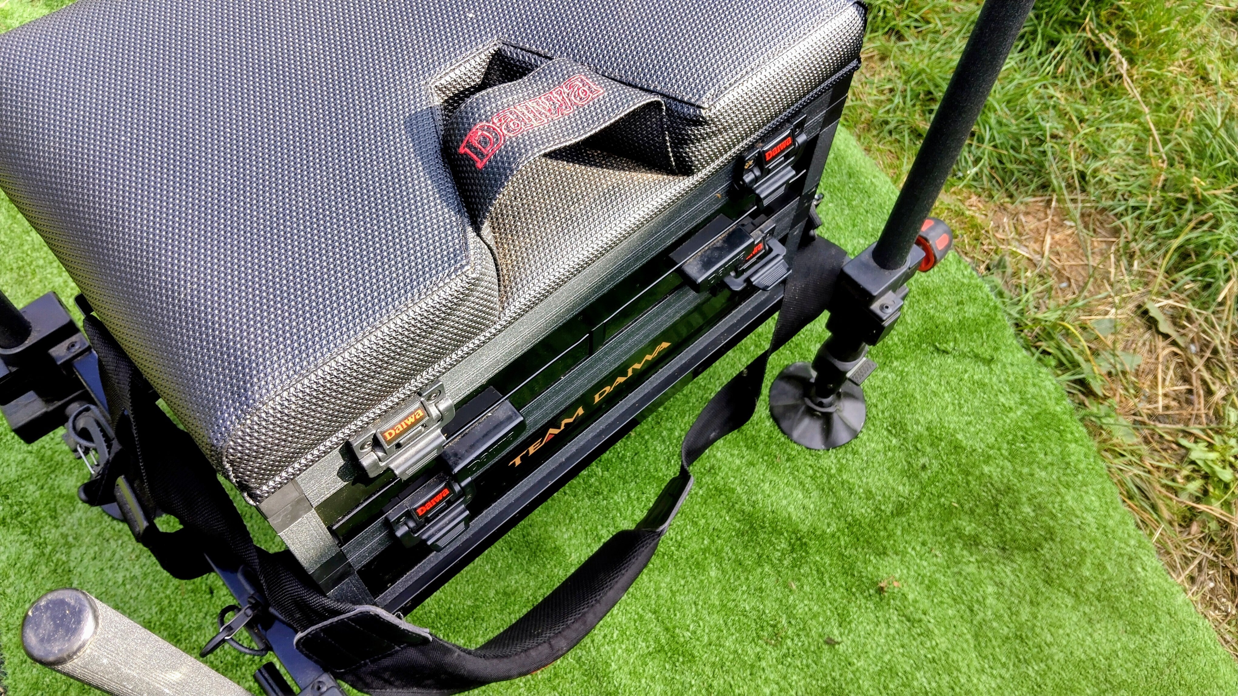 Daiwa 75 Seat Box - Fishing Station - Match Coarse Pole Box + Footplate