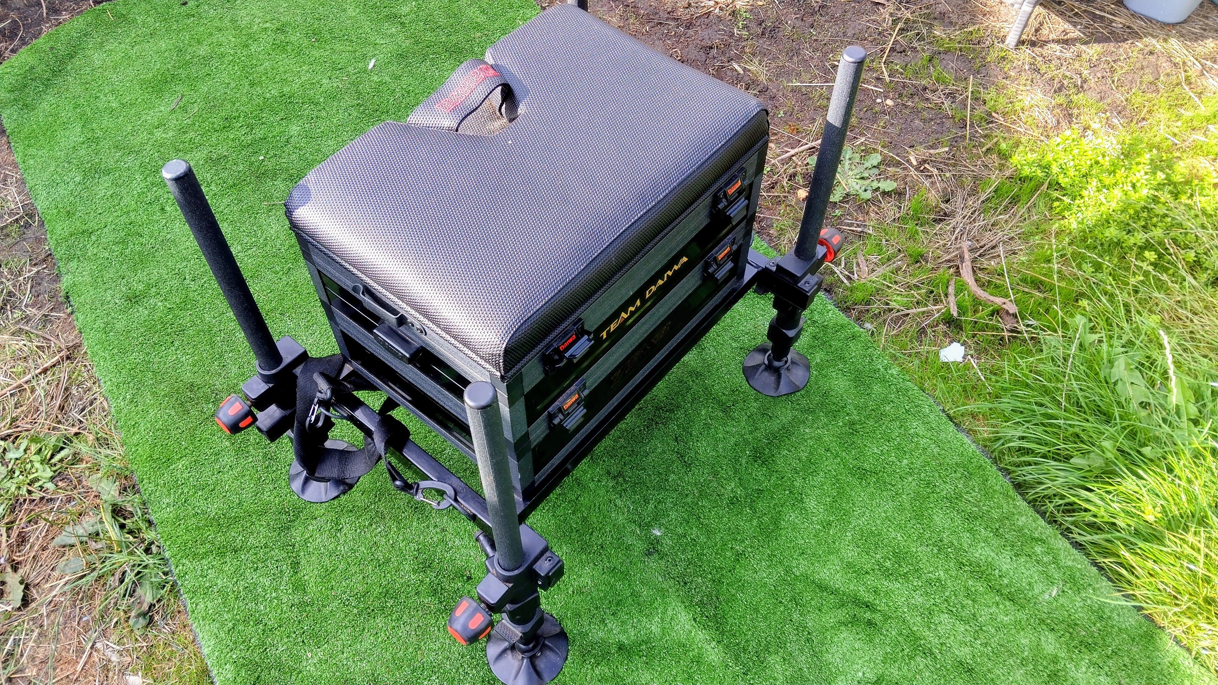 Daiwa 75 Seat Box - Fishing Station - Match Coarse Pole Box + Footplate