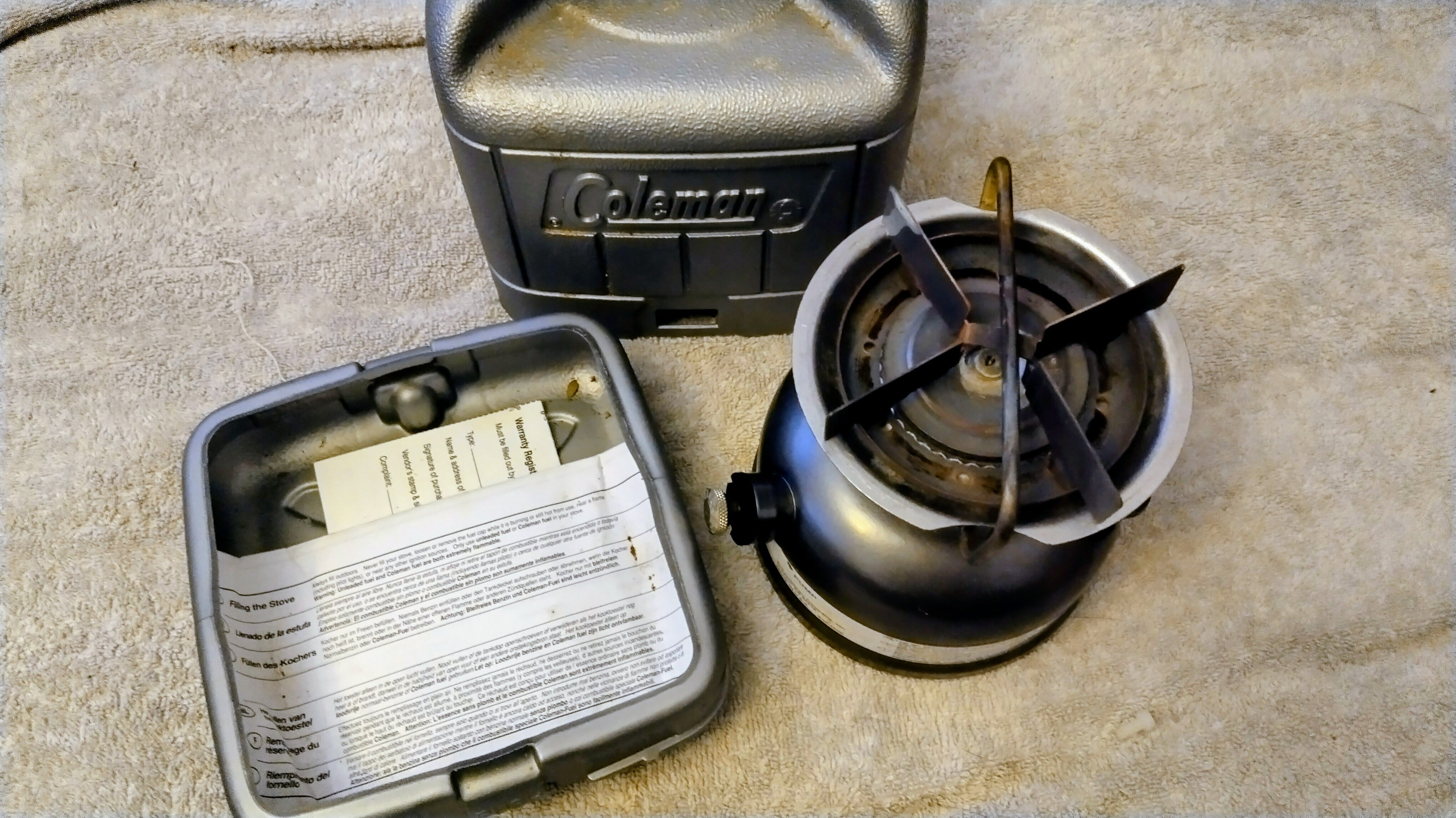Coleman 533 Unleaded Dual Fuel Camping Stove 3 Fuel Bottles Funnel Ex Condition