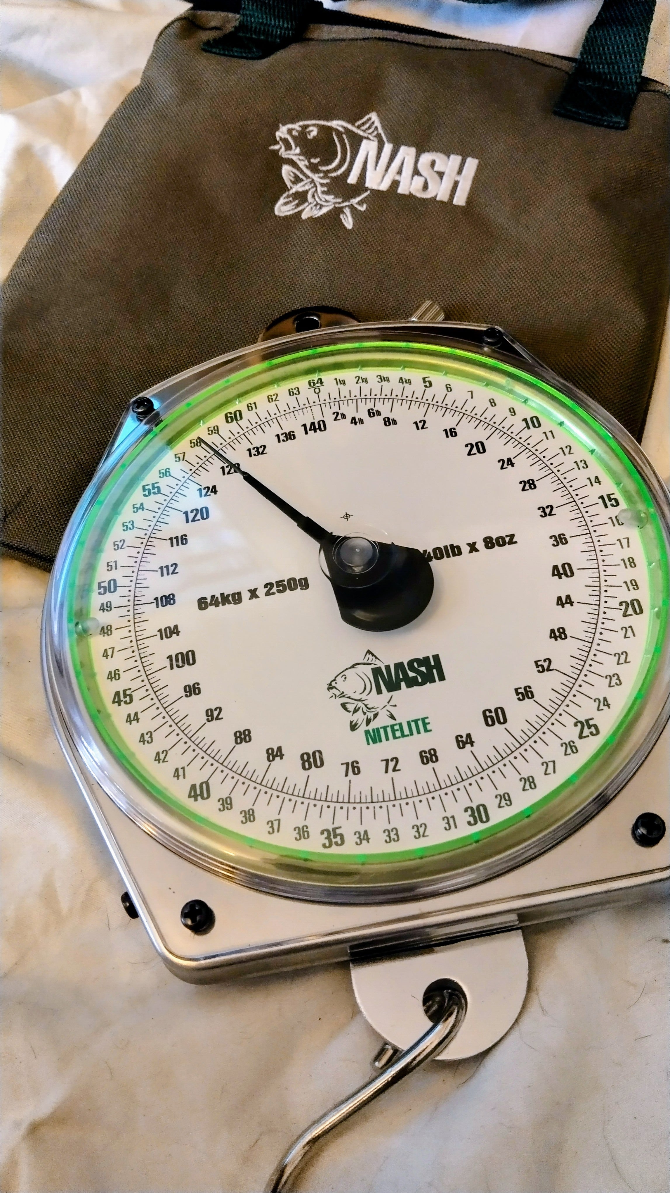 Nash Nitelite 140lb x 8oz Dial Scales with Padded Pouch & Weigh Bar - Excellent