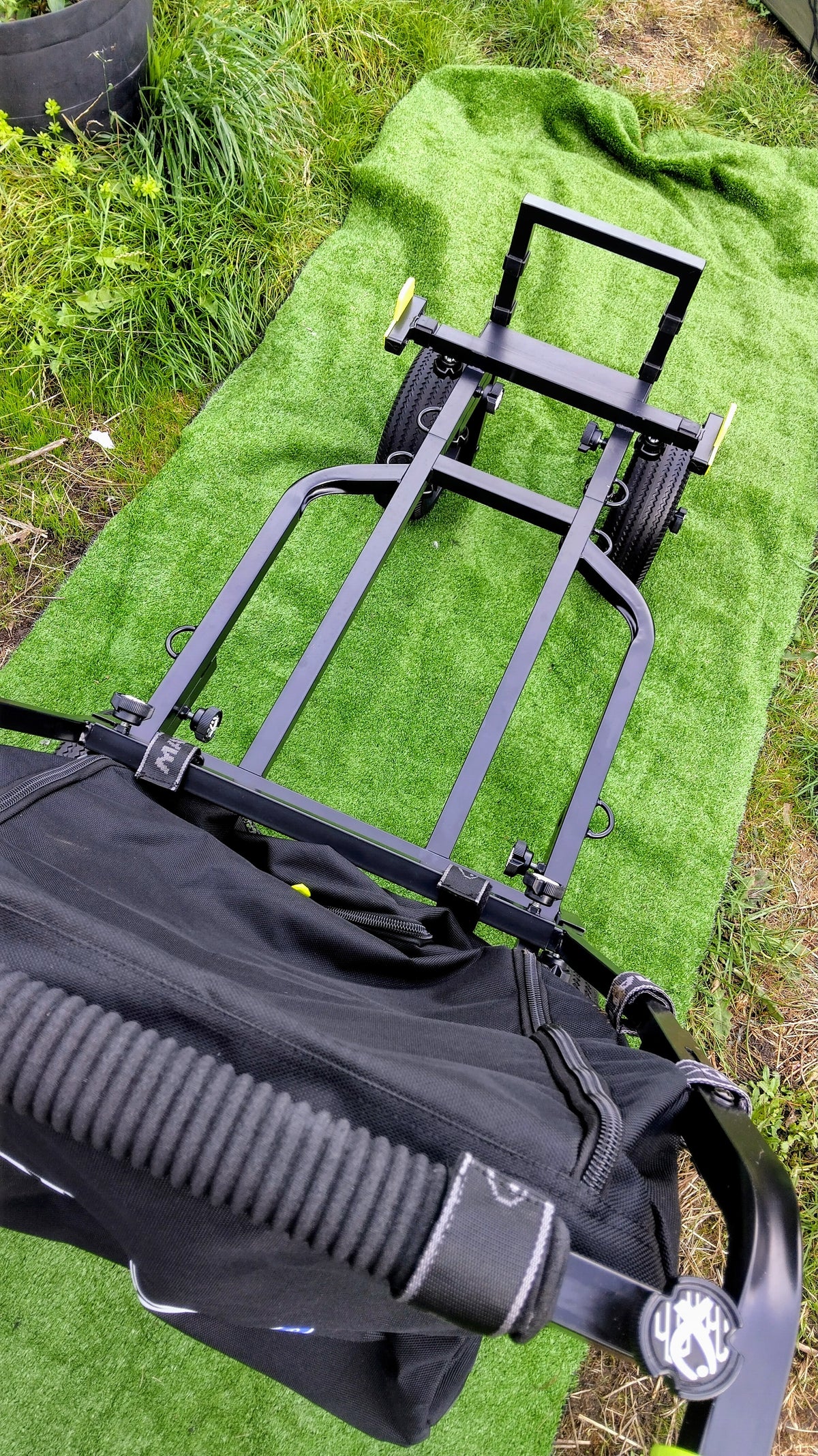 Matrix 4 Wheel Transporter Barrow Seat Box Trolley Match Fishing UNUSED + Bag