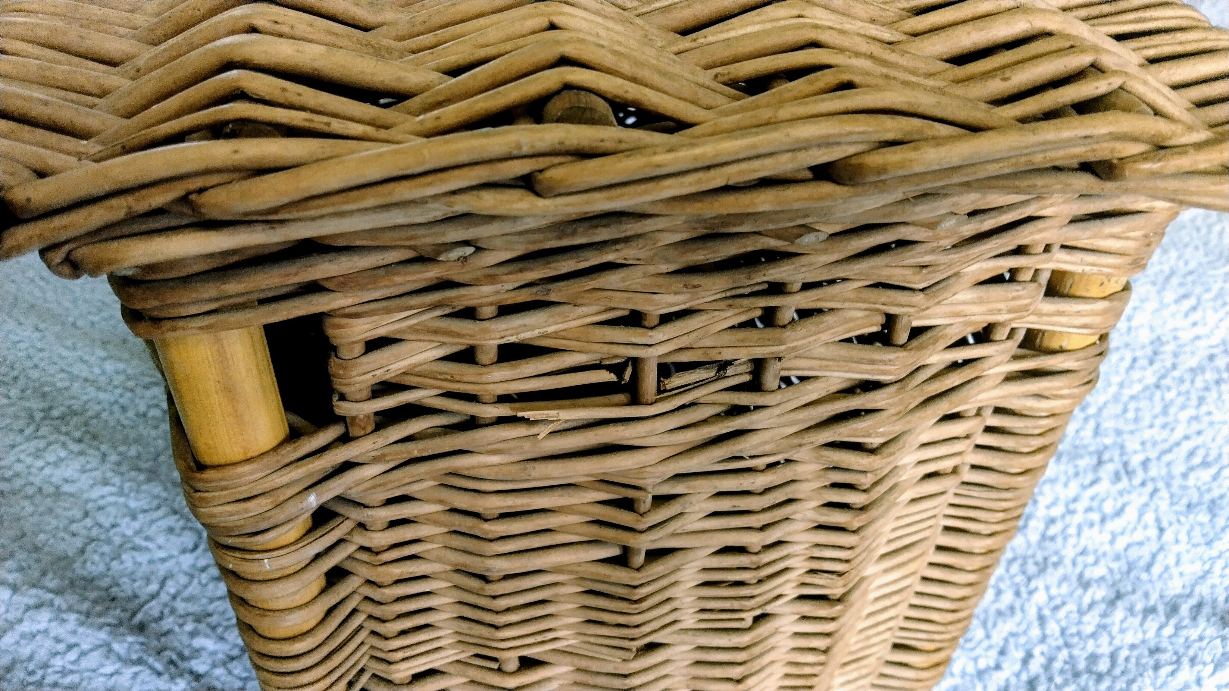 Vintage Wicker Fishing Basket Creel Traditional Angling Gear Classic Tackle