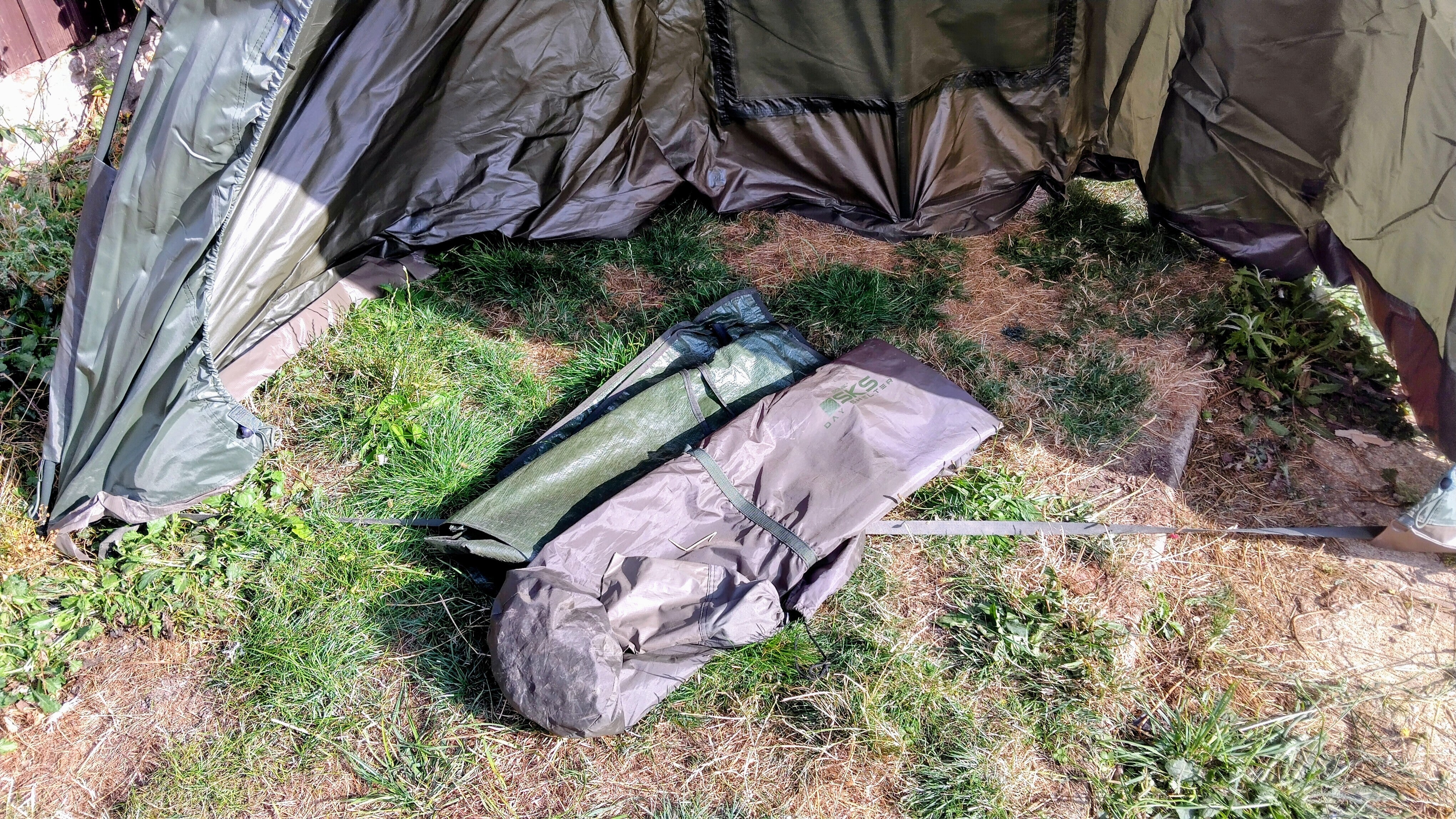 Sonik Day Shelter Lightweight Fishing Bivvy Waterproof Carp Coarse - Near Mint