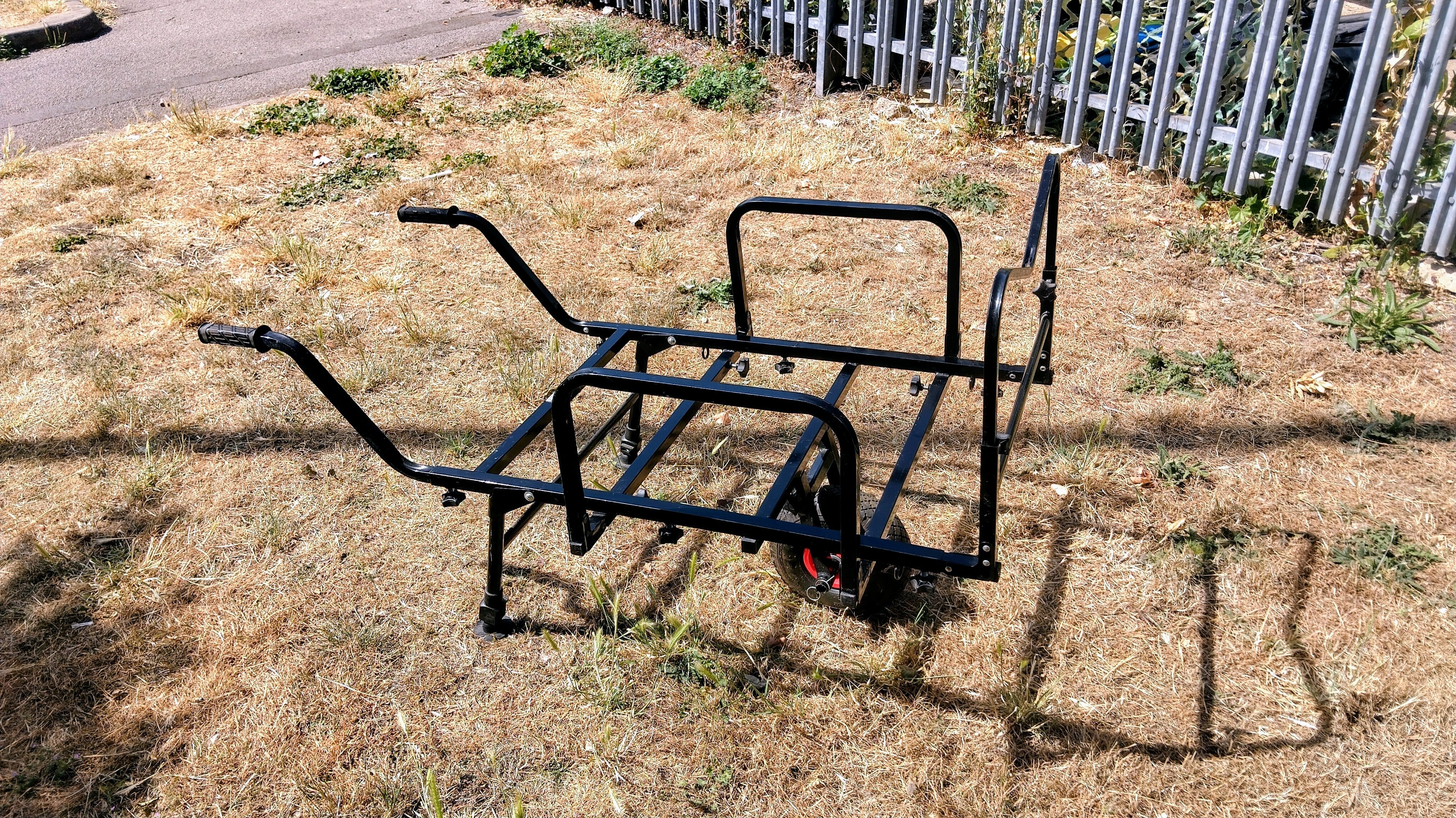 Daiwa Single Wheel Carp Barrow – Good Used Condition & Perfect Working Order