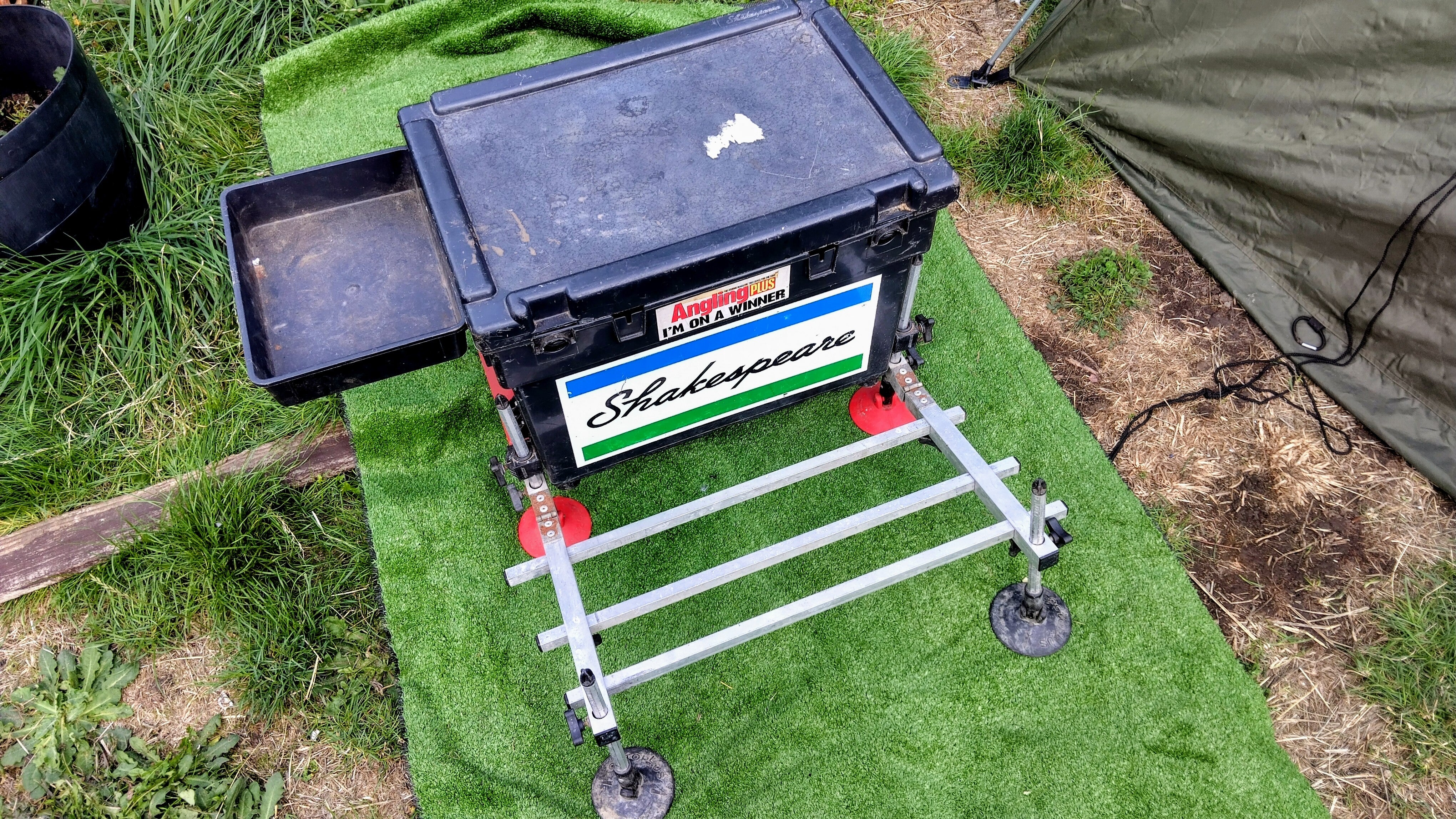 Shakespeare Match Fishing Seatbox - Octoplus Legs, Foot Plate & Side Tray