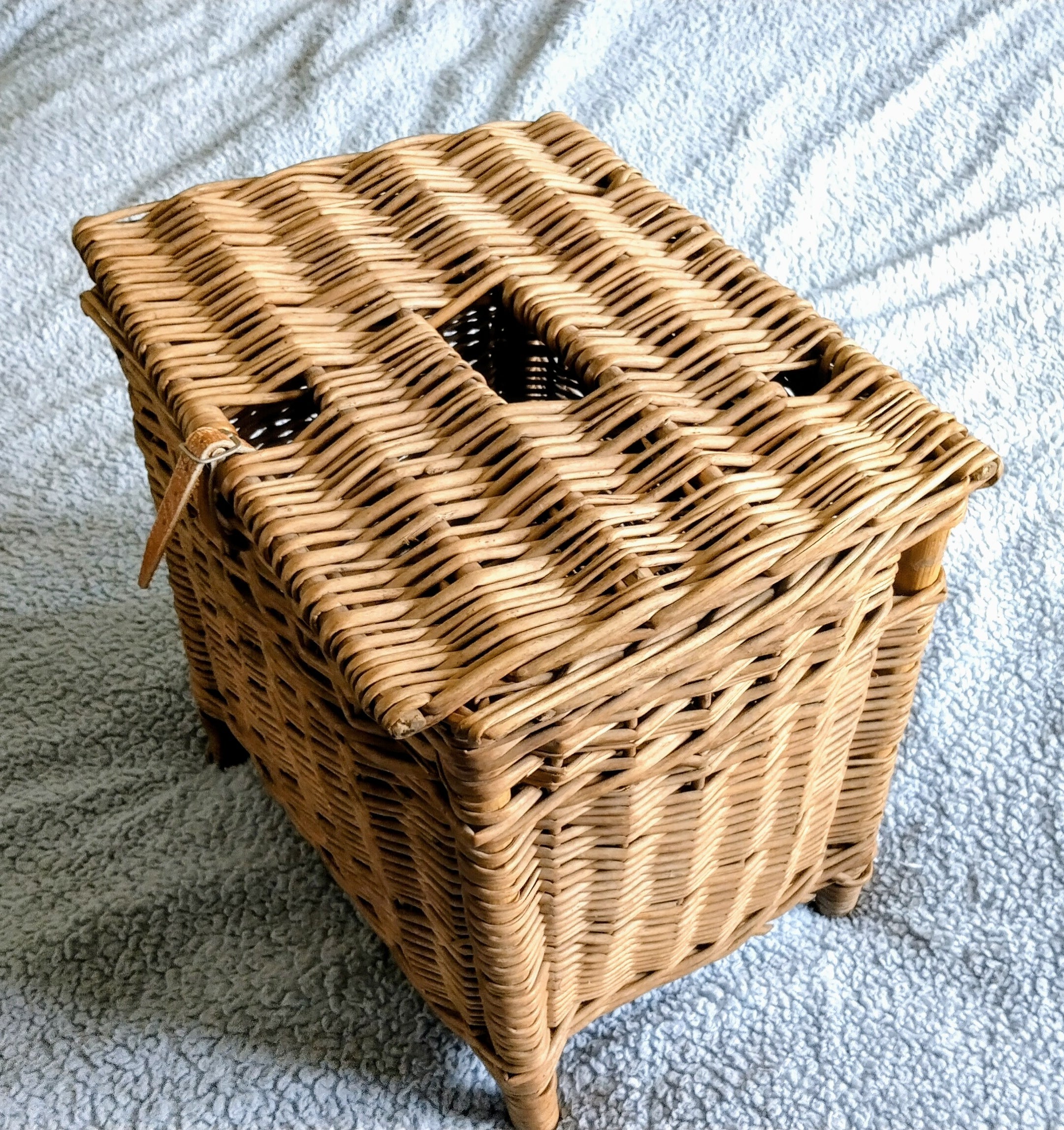 Vintage Wicker Fishing Basket Creel Traditional Angling Gear Classic Tackle