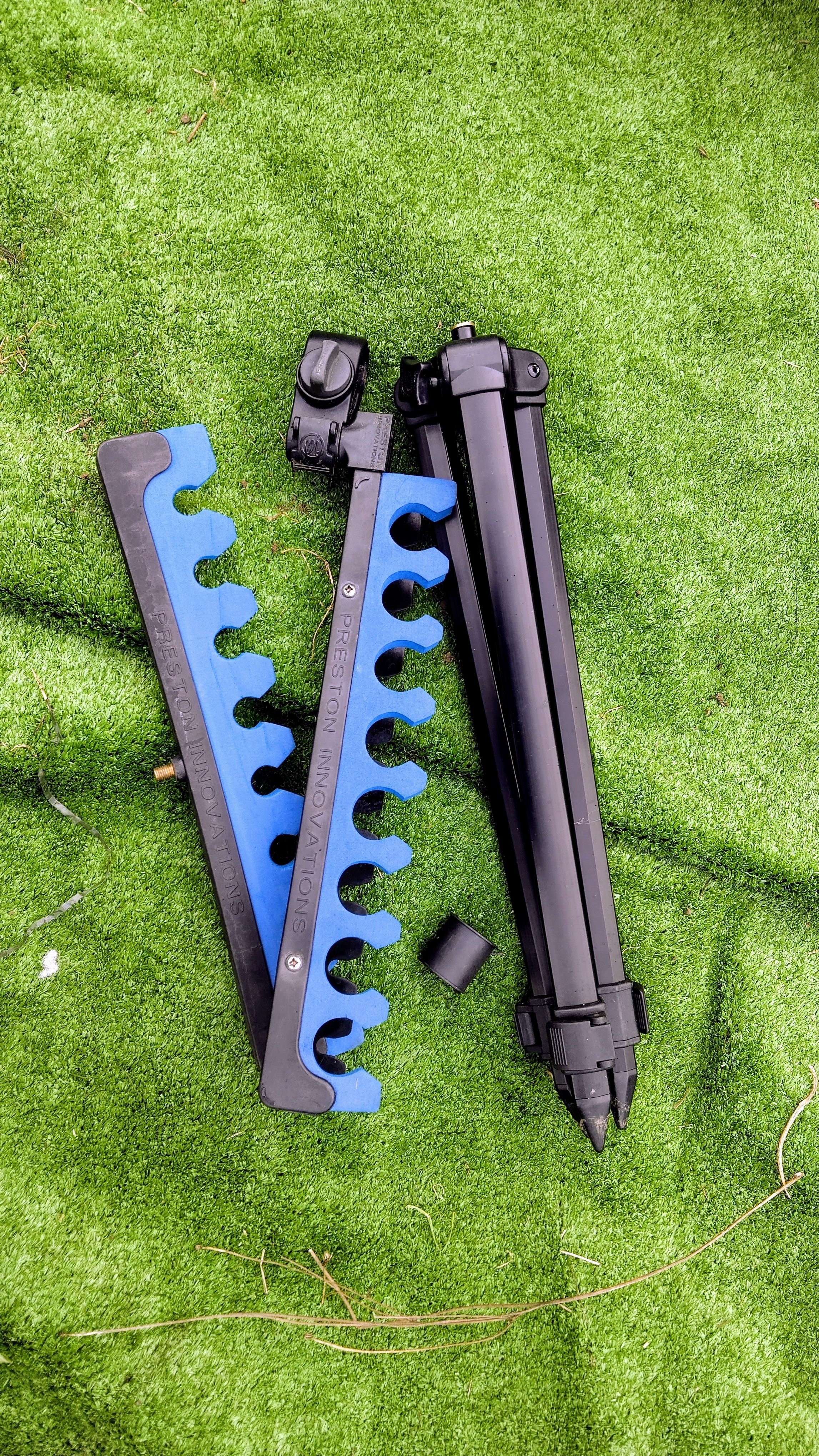 Preston Innovations OffBox Pro Tripod Roost Kit - 8 Section Top Kit Rest Used