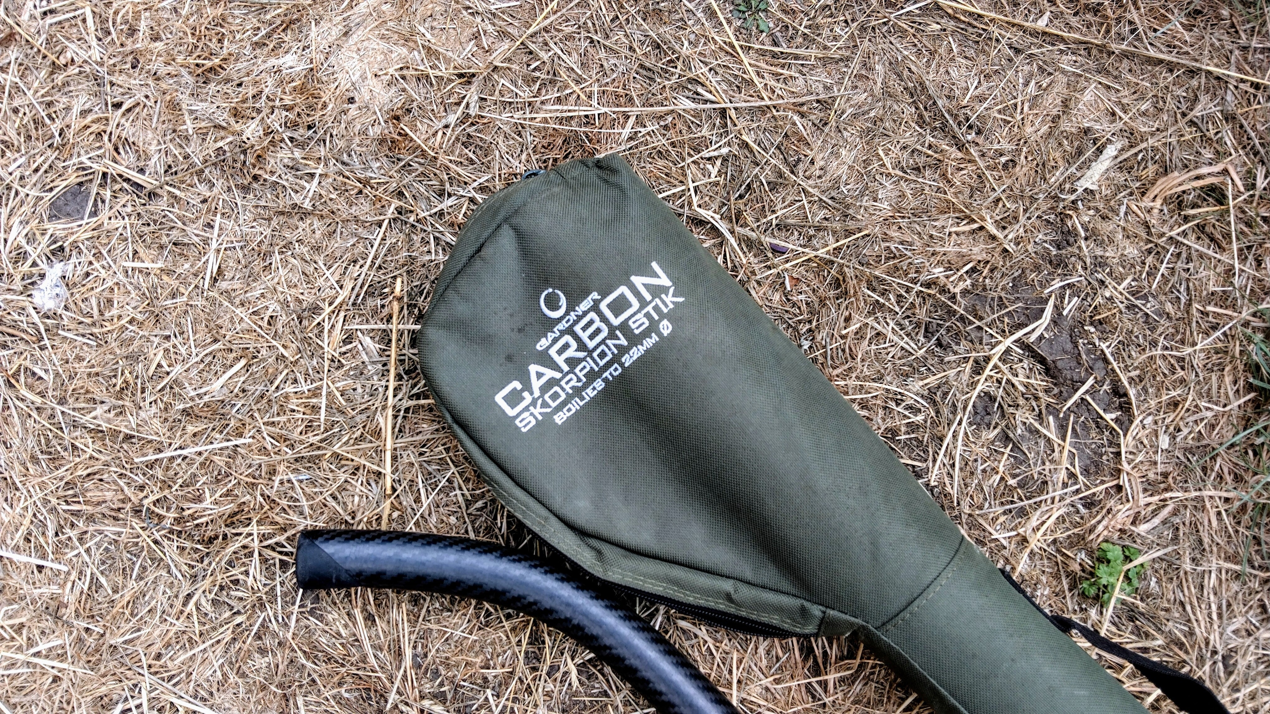 Gardner Carbon Scorpion Stik 22mm Throwing Stick Carp Baiting Tool Superb Condition