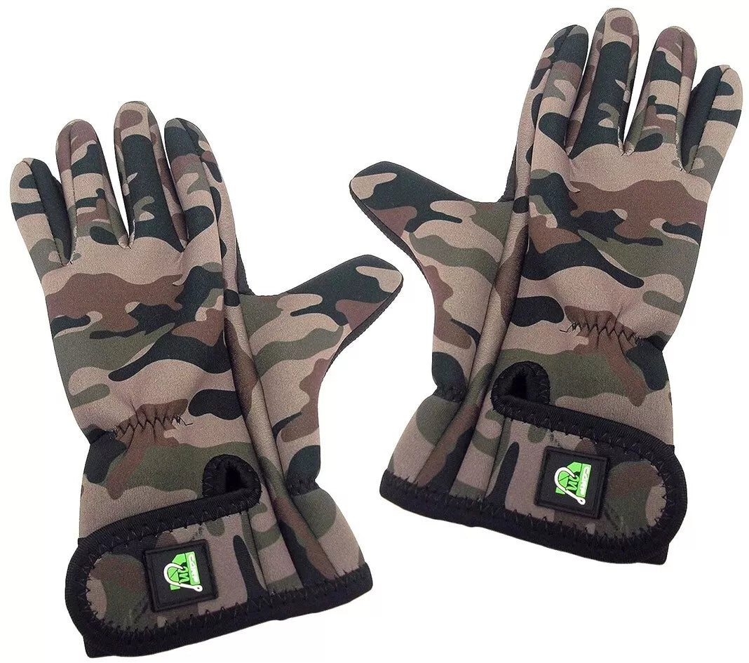 Carp On DPM CAMO Neoprene Fishing Gloves | Non-Slip Grip, Cold Wet Weather