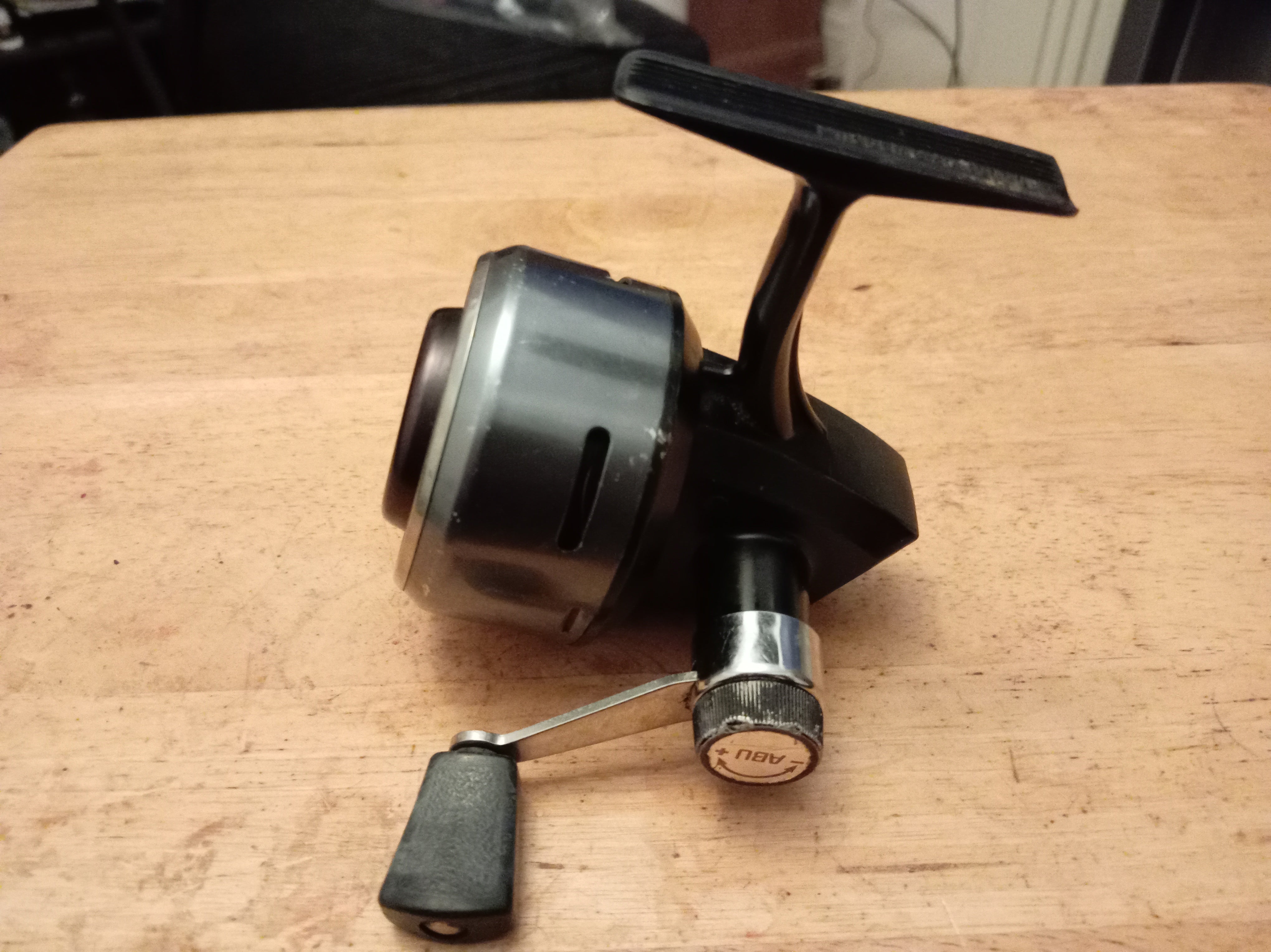 Abu 506 Closed Face Fishing Reel - Vintage Trotting Reel - Good Working Order