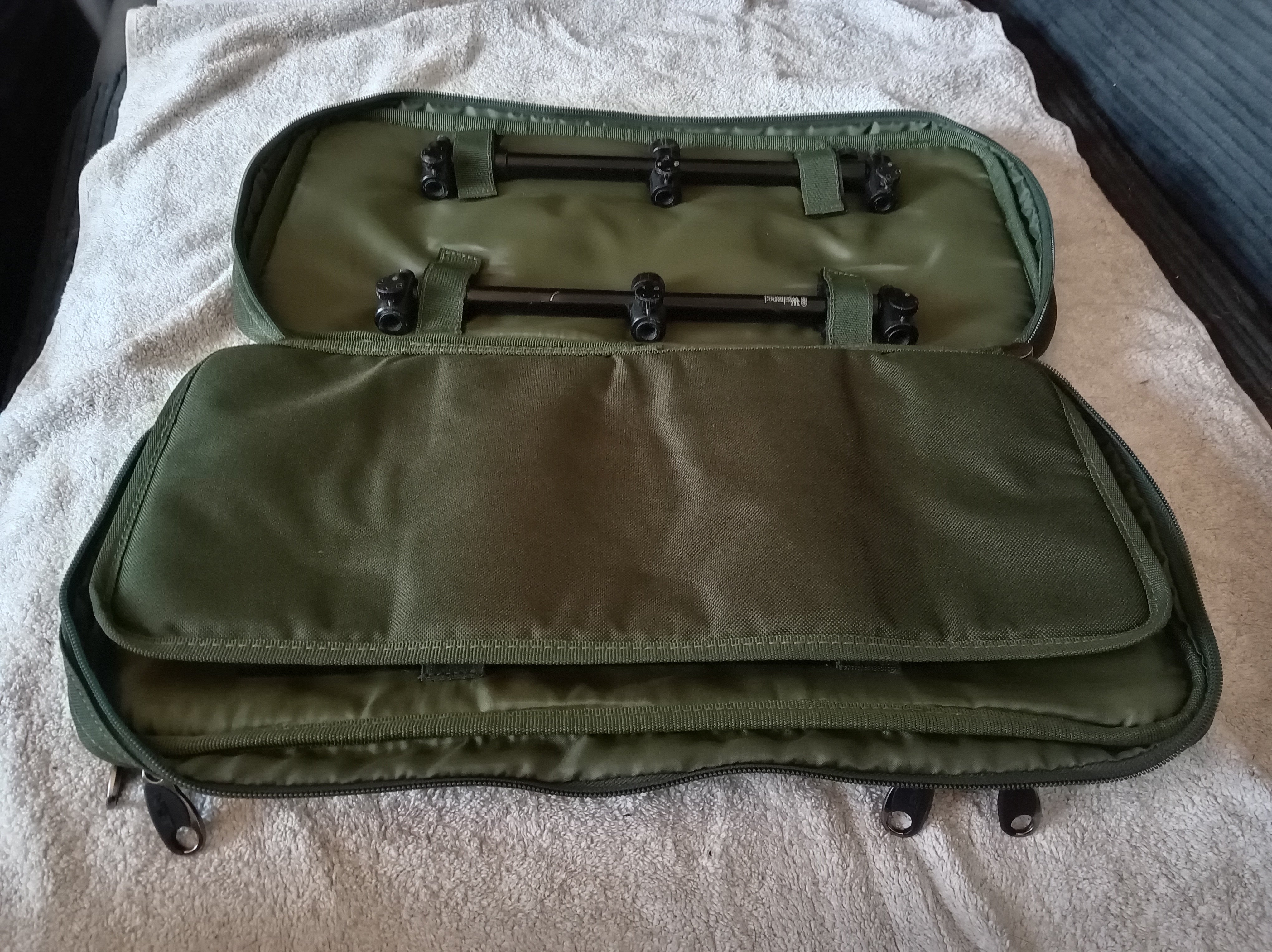 3-Rod Goalpost Set - Extending Wychwood Buzz Bars, 4x 30cm Banksticks & Padded Bag