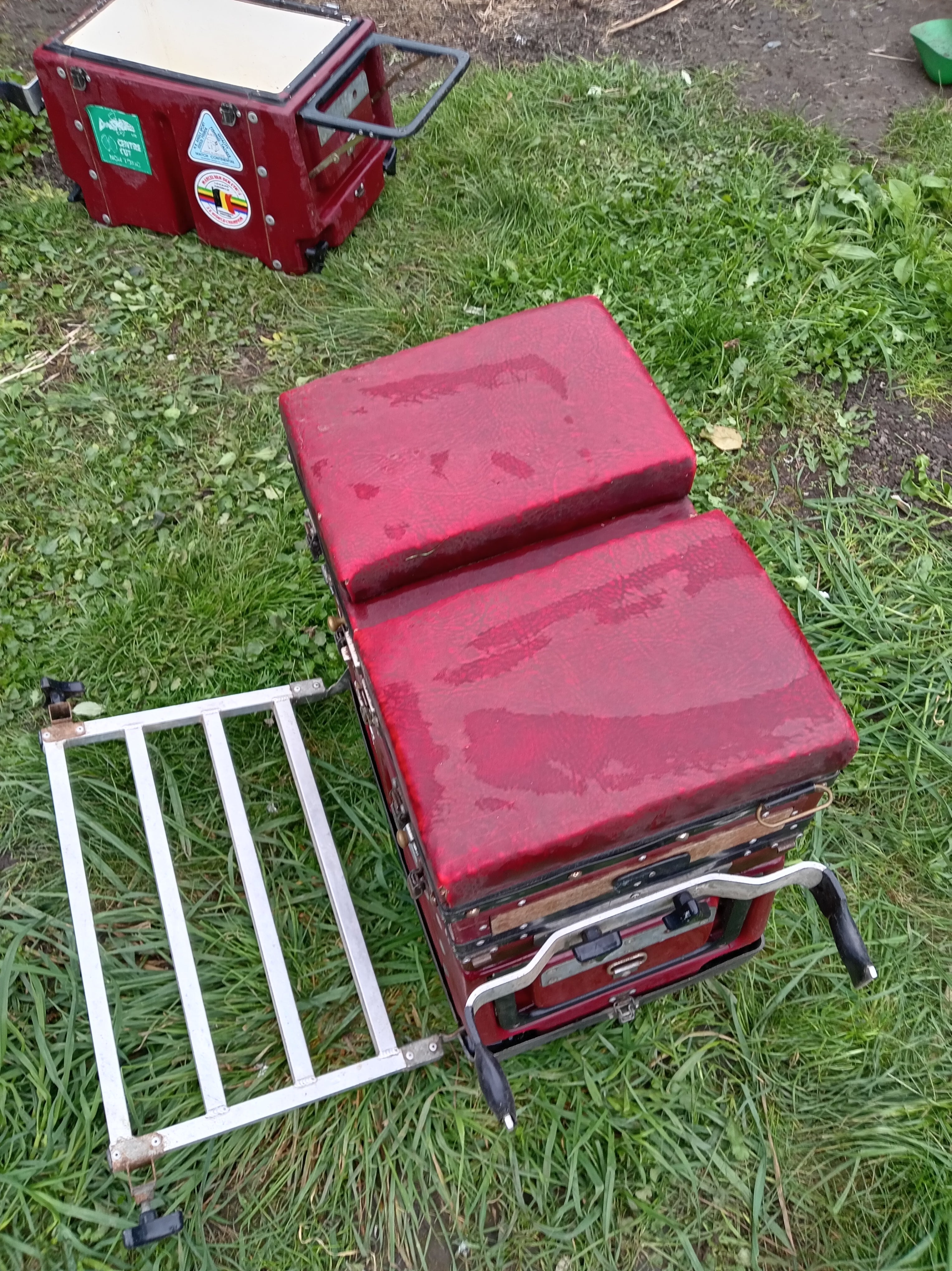 AS1 Fishing Seat Box with Footplate - Vintage Match Tackle
