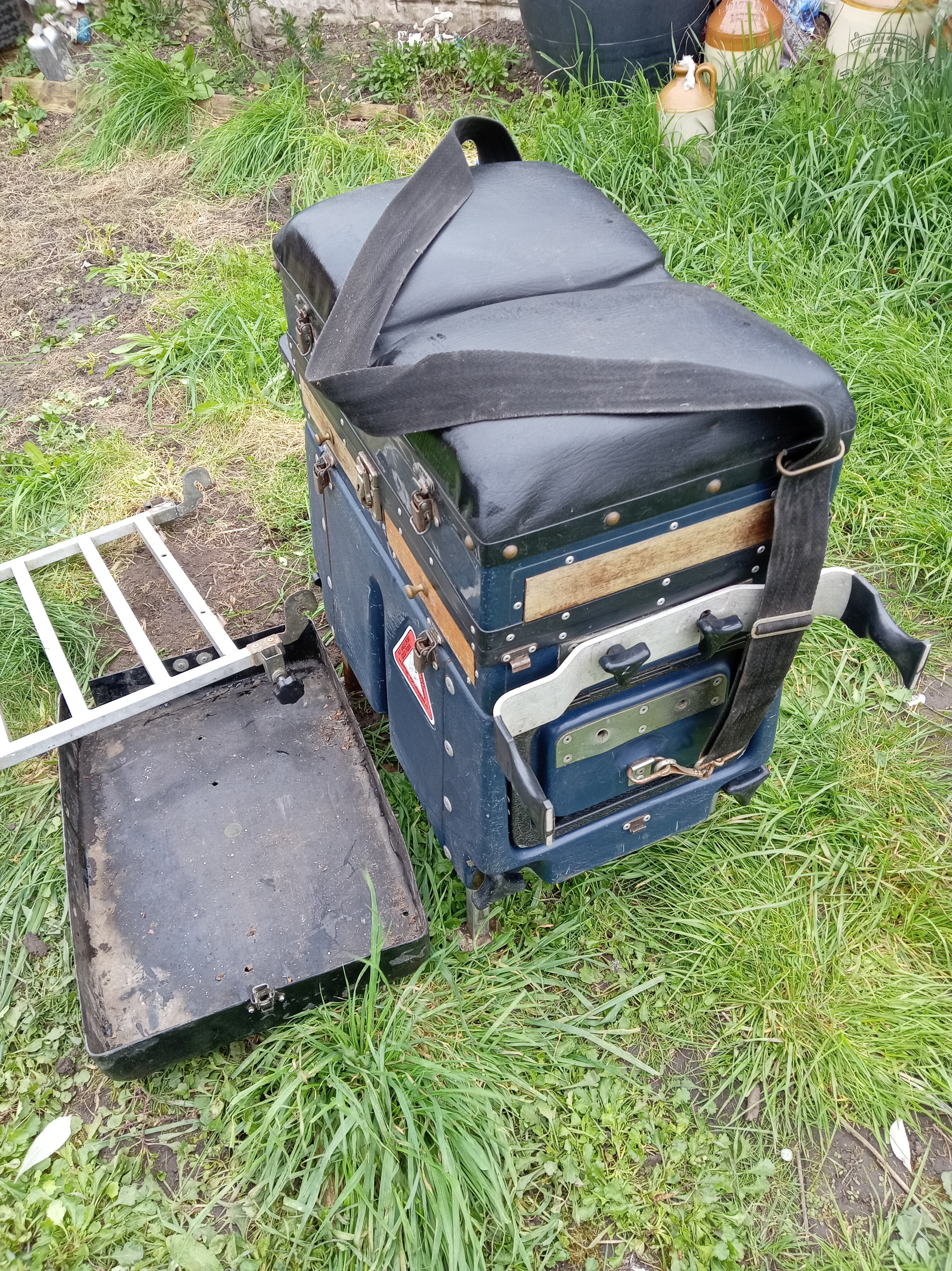 Classic AS1 Fishing Seat Box - Complete, Inc Footplate & Tray
