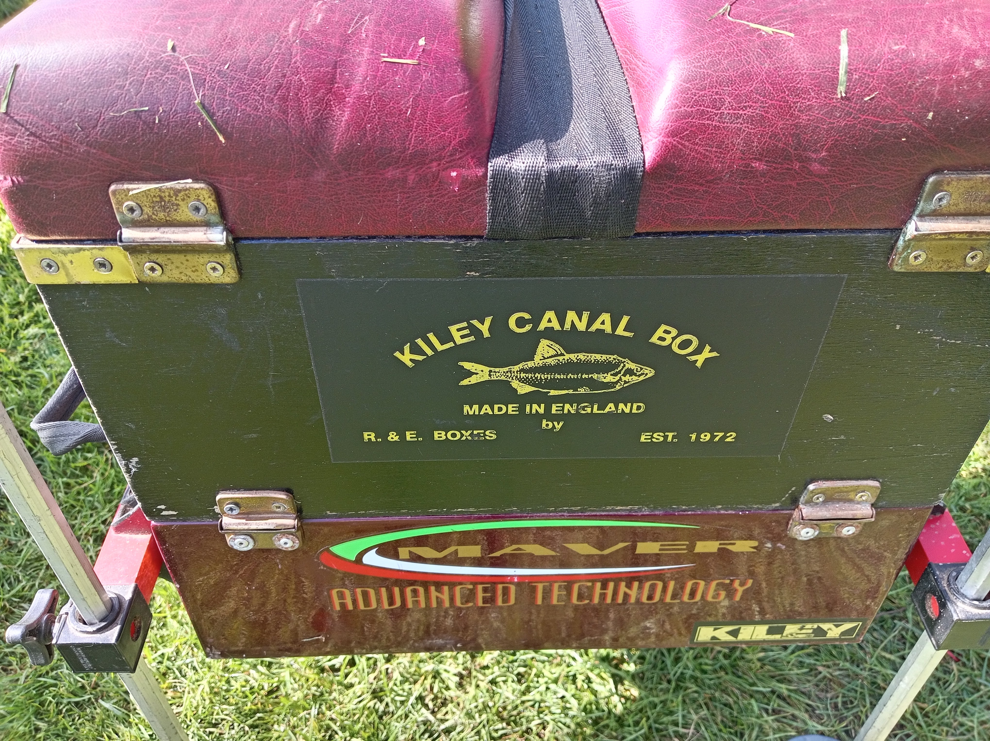 Kiley Canal Box Classic Match Fishing Seat Box with Footplates - Vintage Used