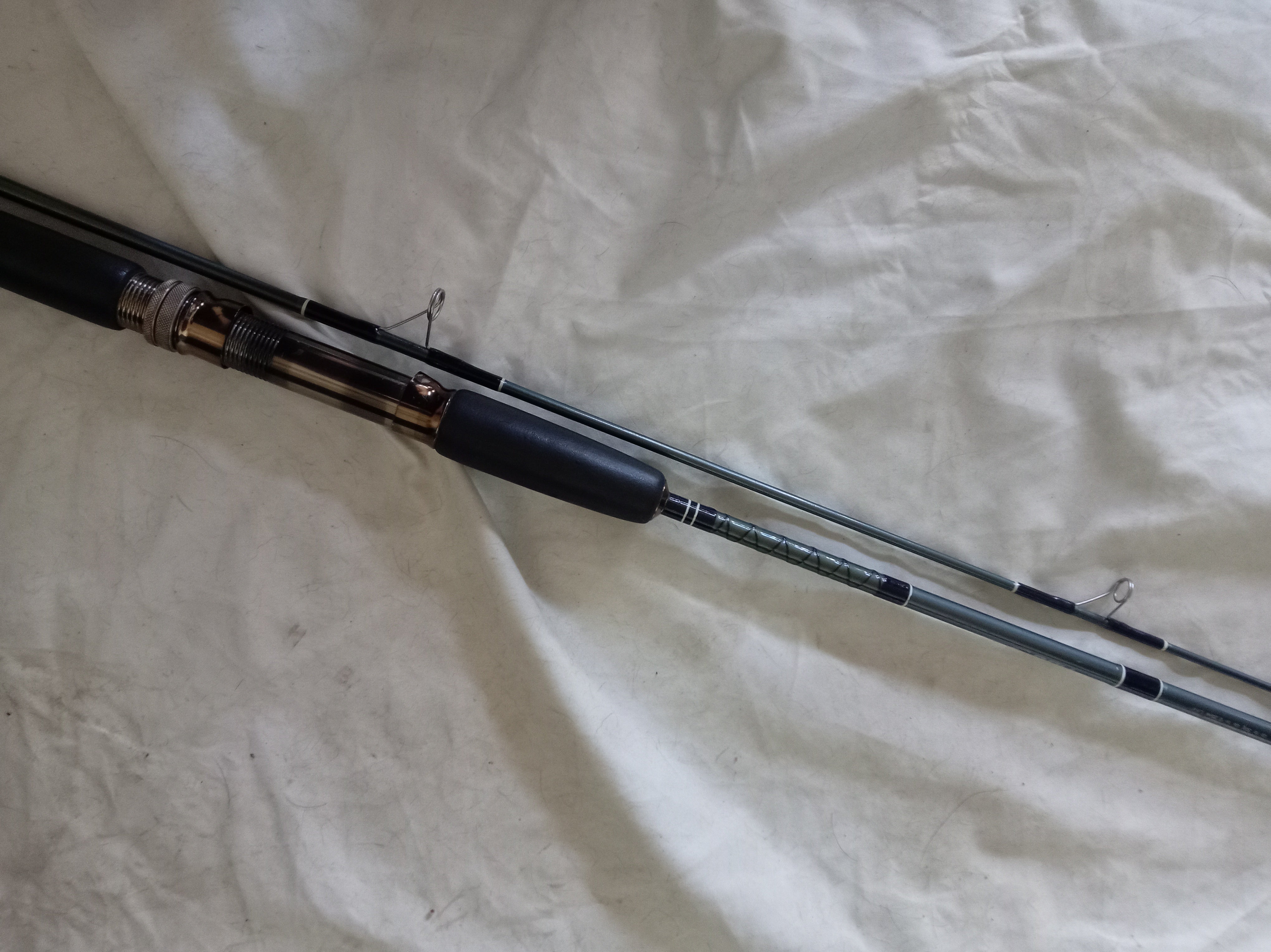 ABU GARCIA MS60-2M Spinning Rod 6ft 2pc Medium Action 30g Lure Pike Perch VGC