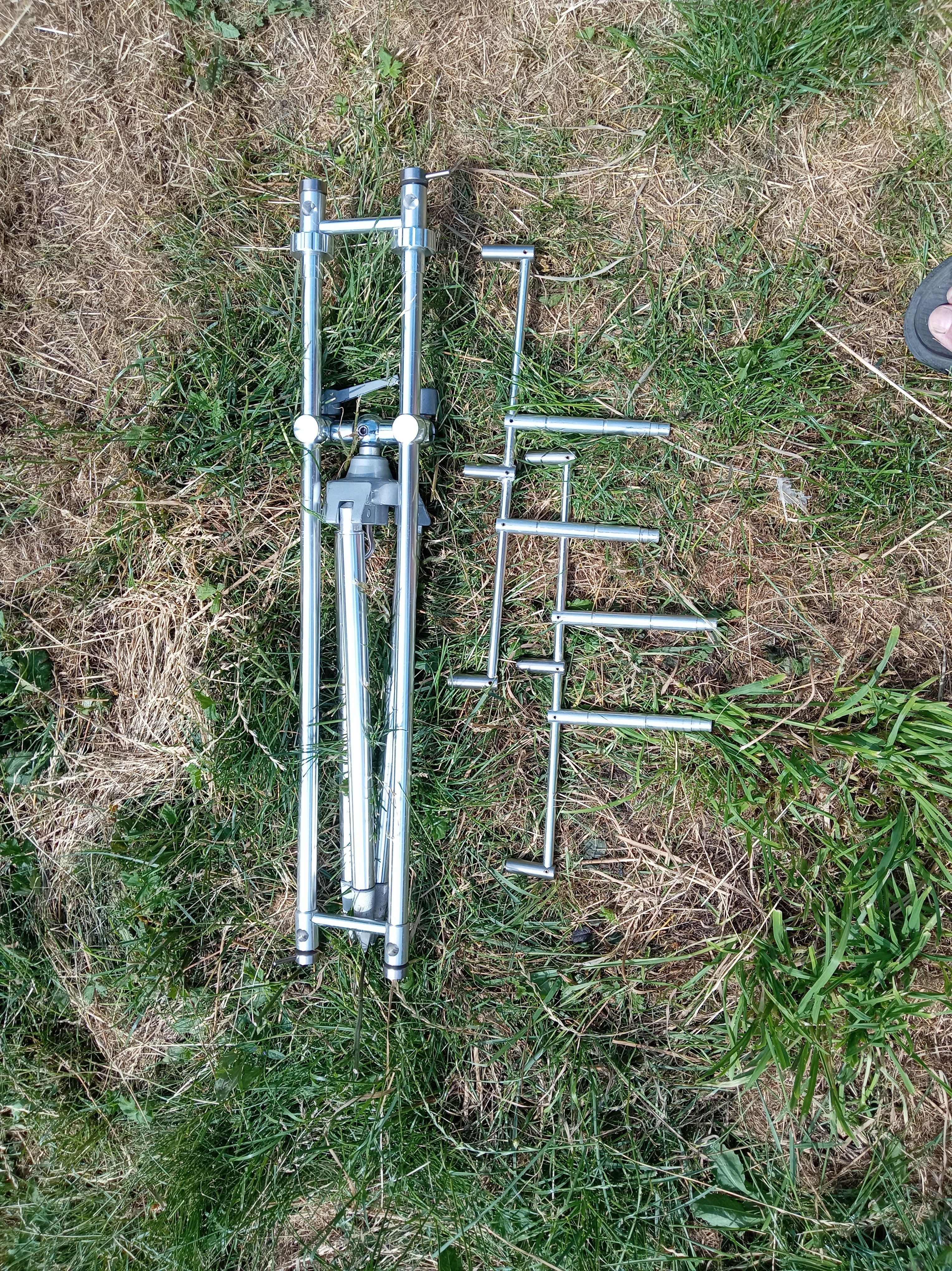 Continental Carp Rod Pod Stable Versatile 3-Rod Fishing Session Setup