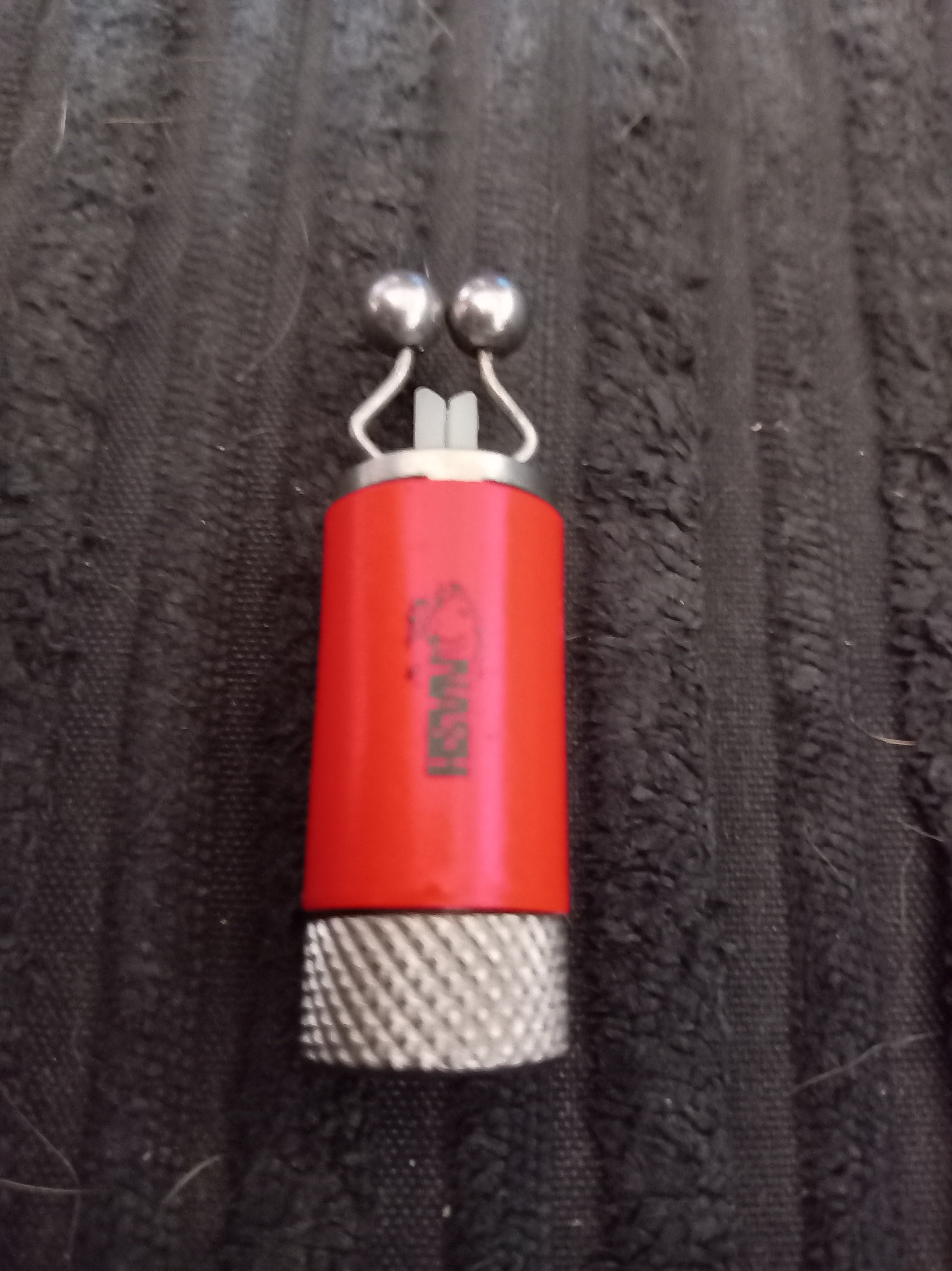 Nash Carp Fishing Hanger Bobbin Set of 3 Red Green Blue Indicators