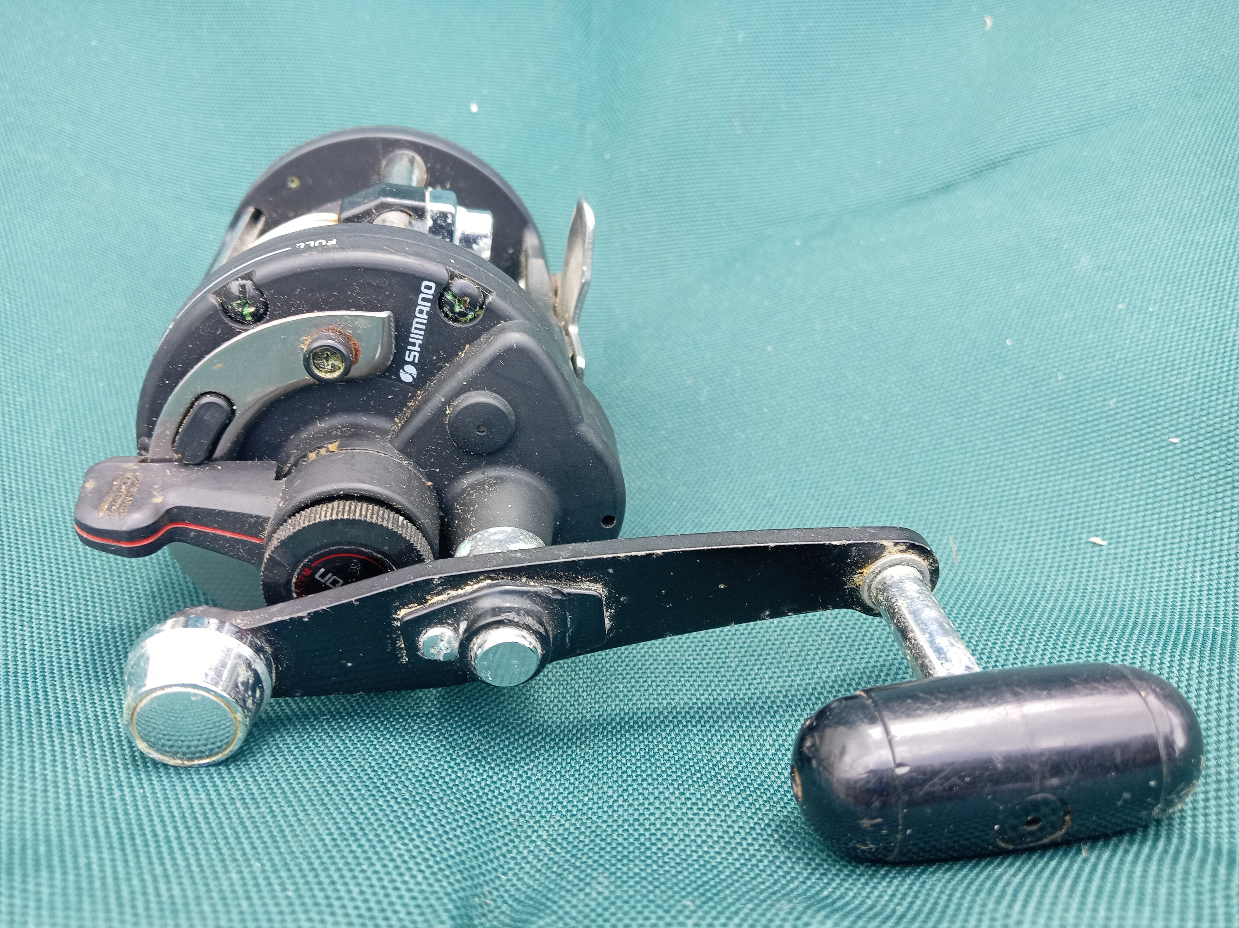 Used Shimano Triton Charter Special TR2000 Lever Drag Boat Reel Level Wind TR 2000