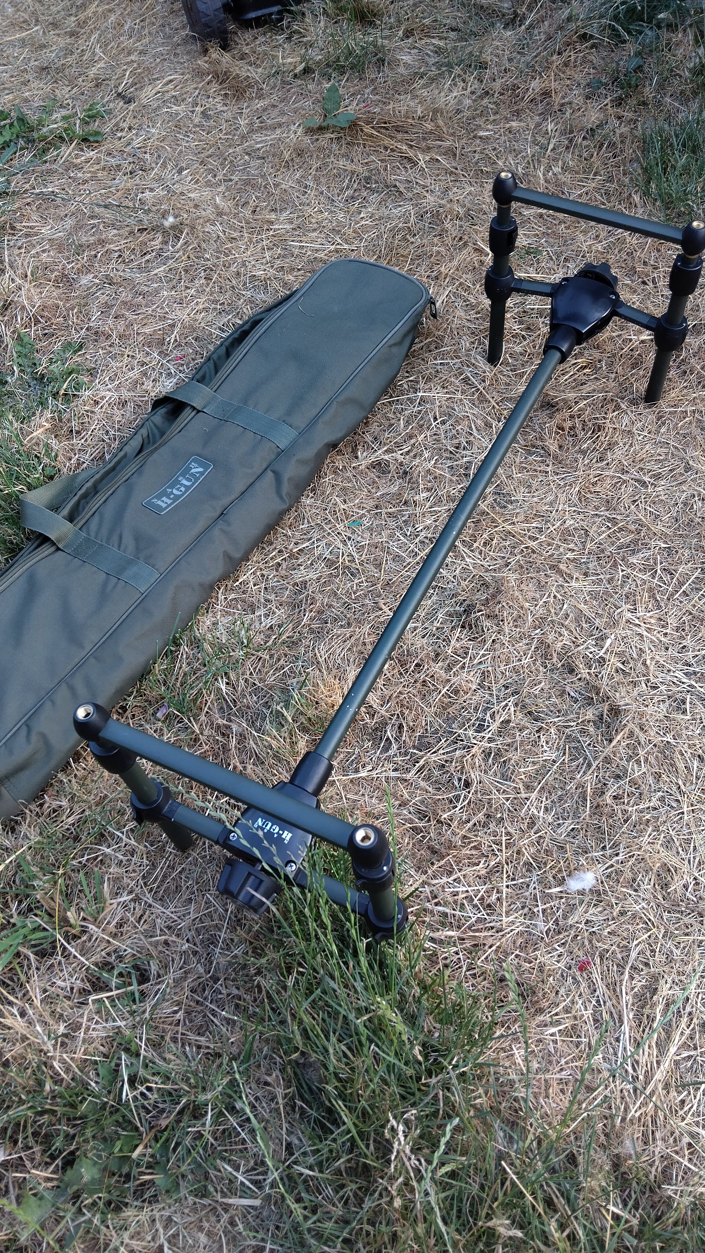 Nash Tackle H Gun 2 Rod Pod Carp Fishing - Excellent Condition