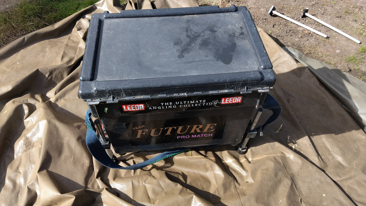 Old School Match Fishing Seatbox with Octoplus Legs