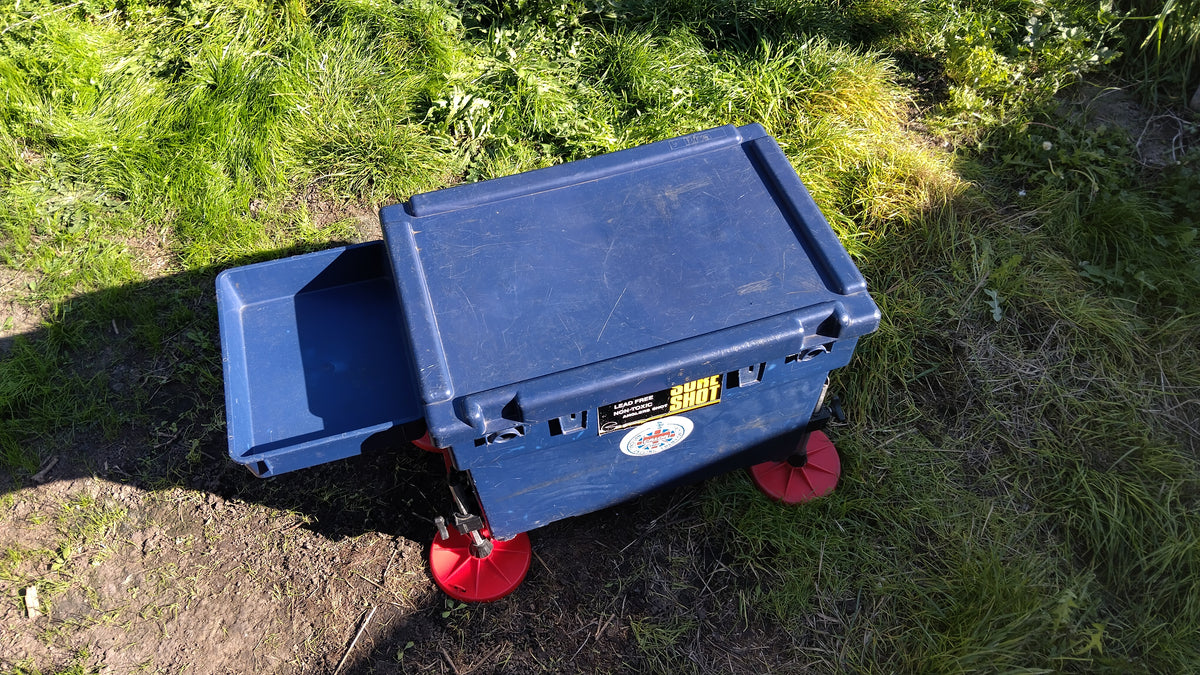 Riva Old School Match Fishing Seatbox with Octoplus Legs + Side Tray
