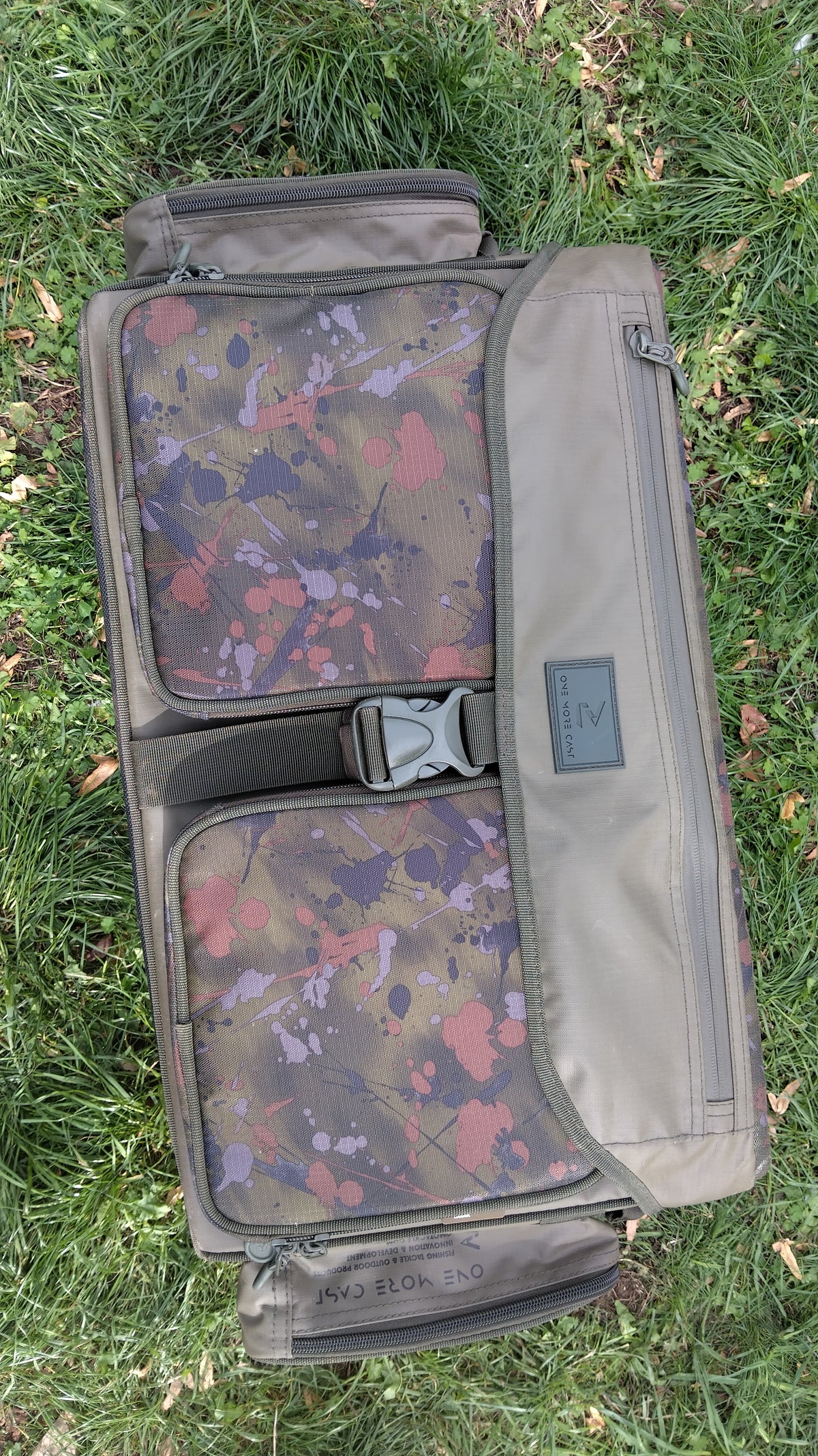 OMC Heist XL Carryall Carp Fishing Tackle Bag 70L+ Splash Camo Lightly Used