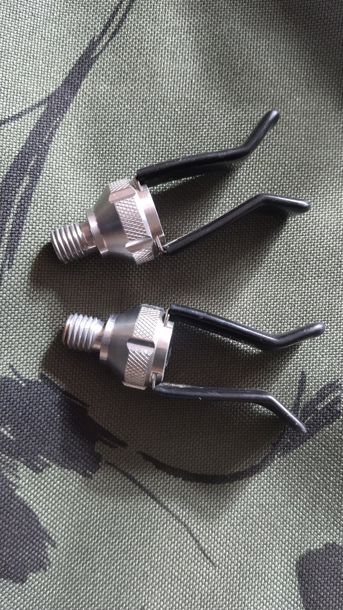 Pair Solar P1 Center-Loc Adjustable Butt Grips Back Rests Carp Fishing VGC