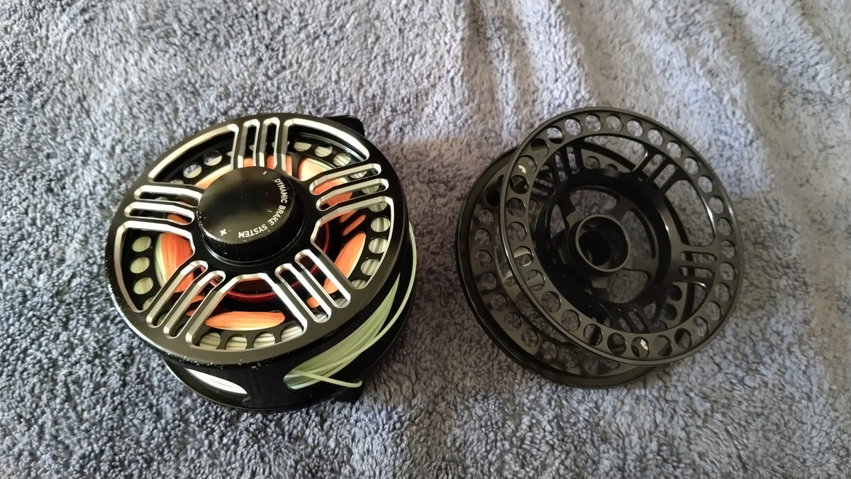 Airflo V-Lite 5/7 Fly Fishing Reel with Spare Spool & Neoprene Pouch