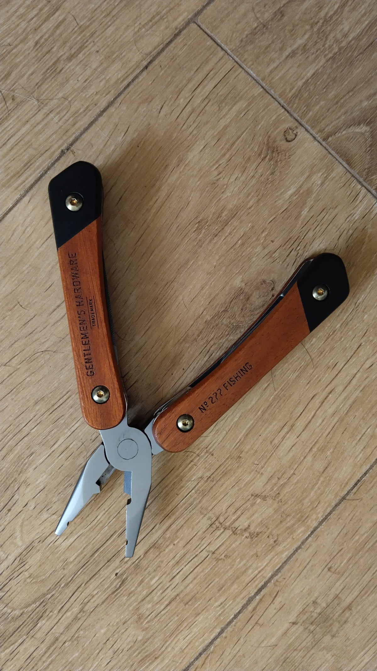 Xmas Gift For Anglers! Gentlemen's Hardware Fisherman's Friend Fishing Multi Tool