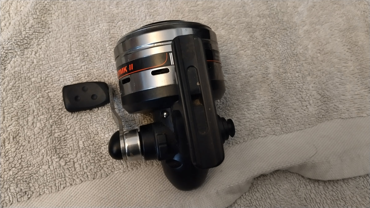 Abu Garcia 507 MK II Closed Face Reel Excellent + Spare Spools & Padded Bag
