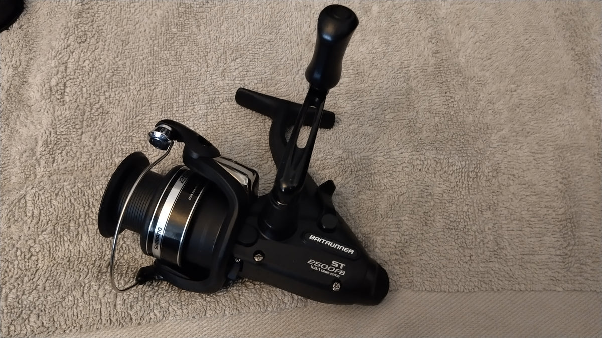 Shimano Baitrunner ST 2500 FB Mini Baitrunner Fishing Reel – Superb Condition