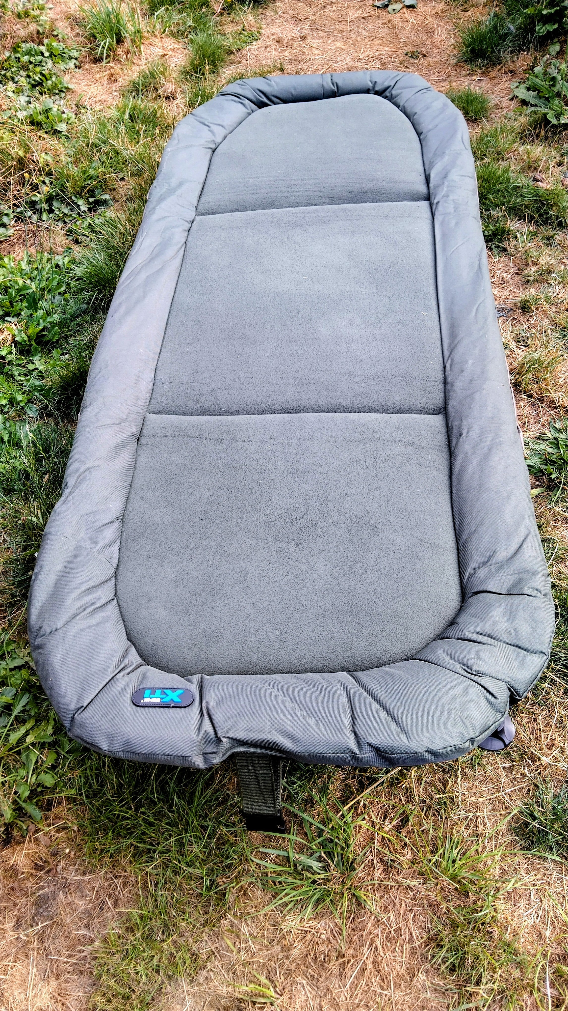 Sonik XTi Carp Fishing Bedchair Superb Condition Comfortable 6 Leg Bed Chair