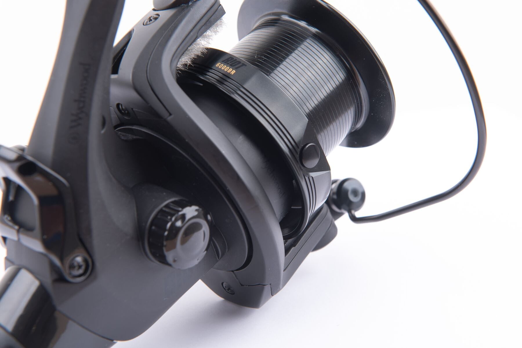 Wychwood Riot FS Carp Fishing Reel Freespool Runner 6000 8000 Size