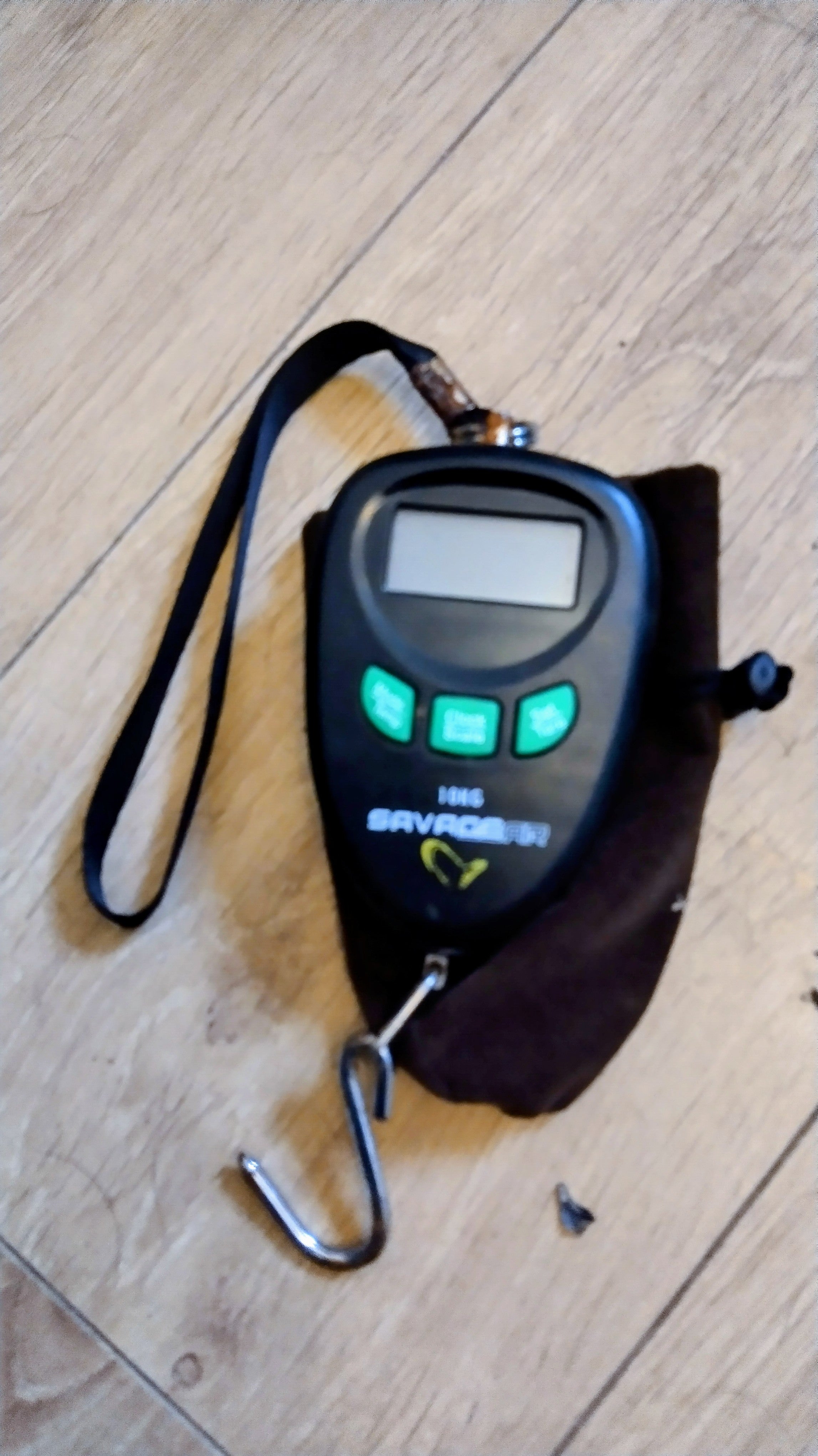 Savage Gear 10kg Digital Scales with Cloth Bag - Compact Fishing Scales - Tested
