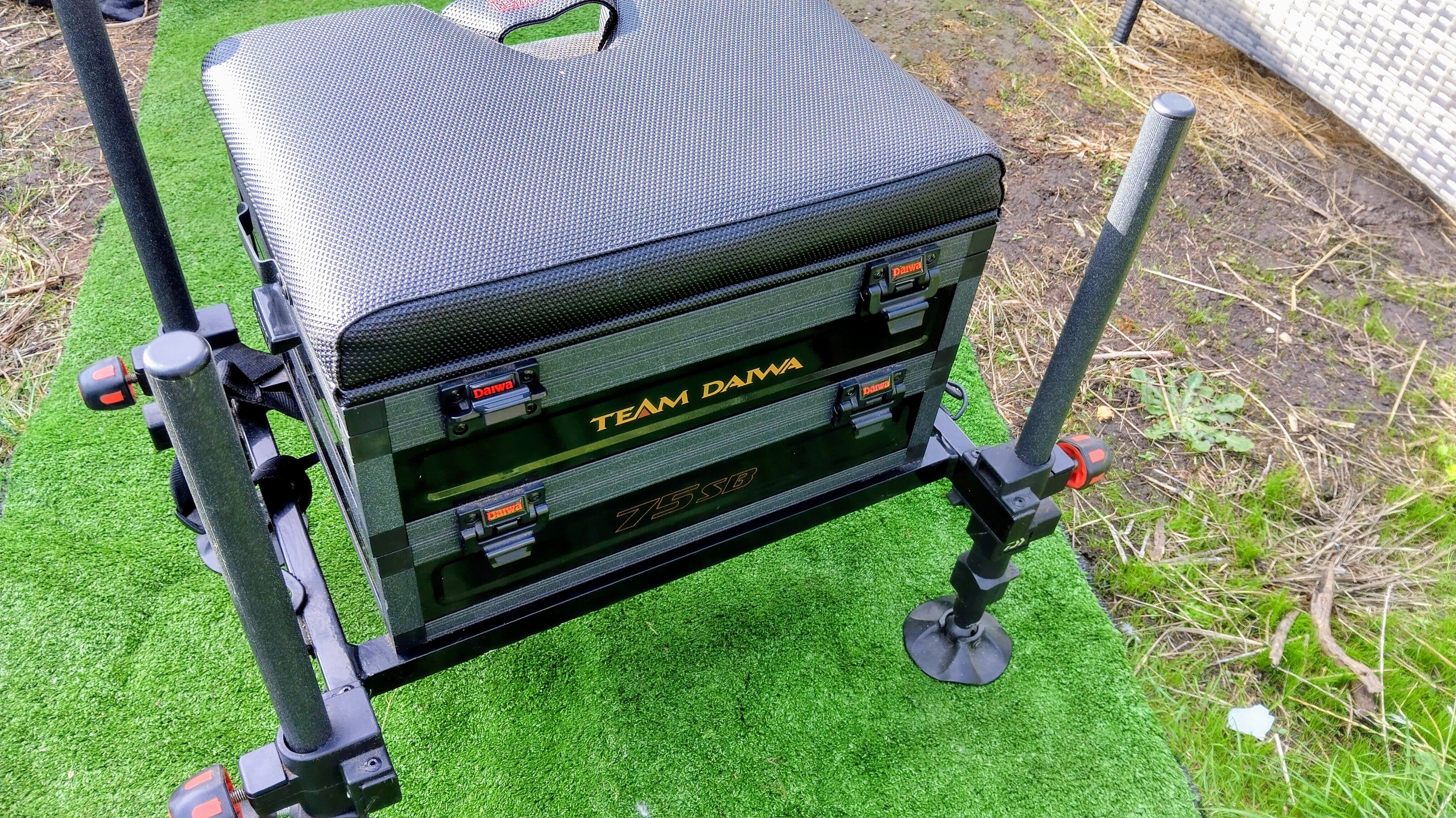 Daiwa 75 Seat Box - Fishing Station - Match Coarse Pole Box + Footplate