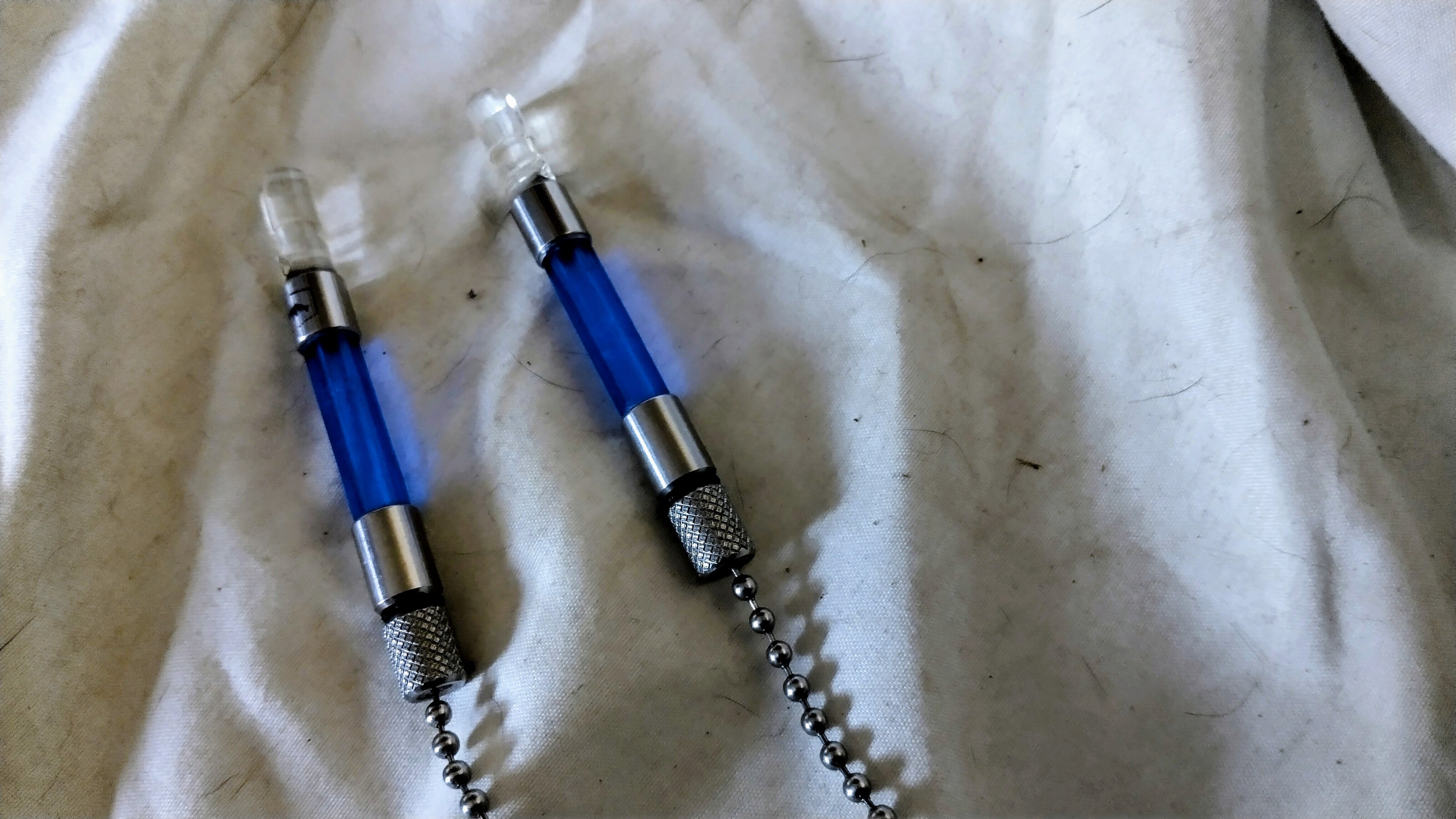 2 x Korda Stow Bobbins - Blue - Carp Fishing Bite Indication