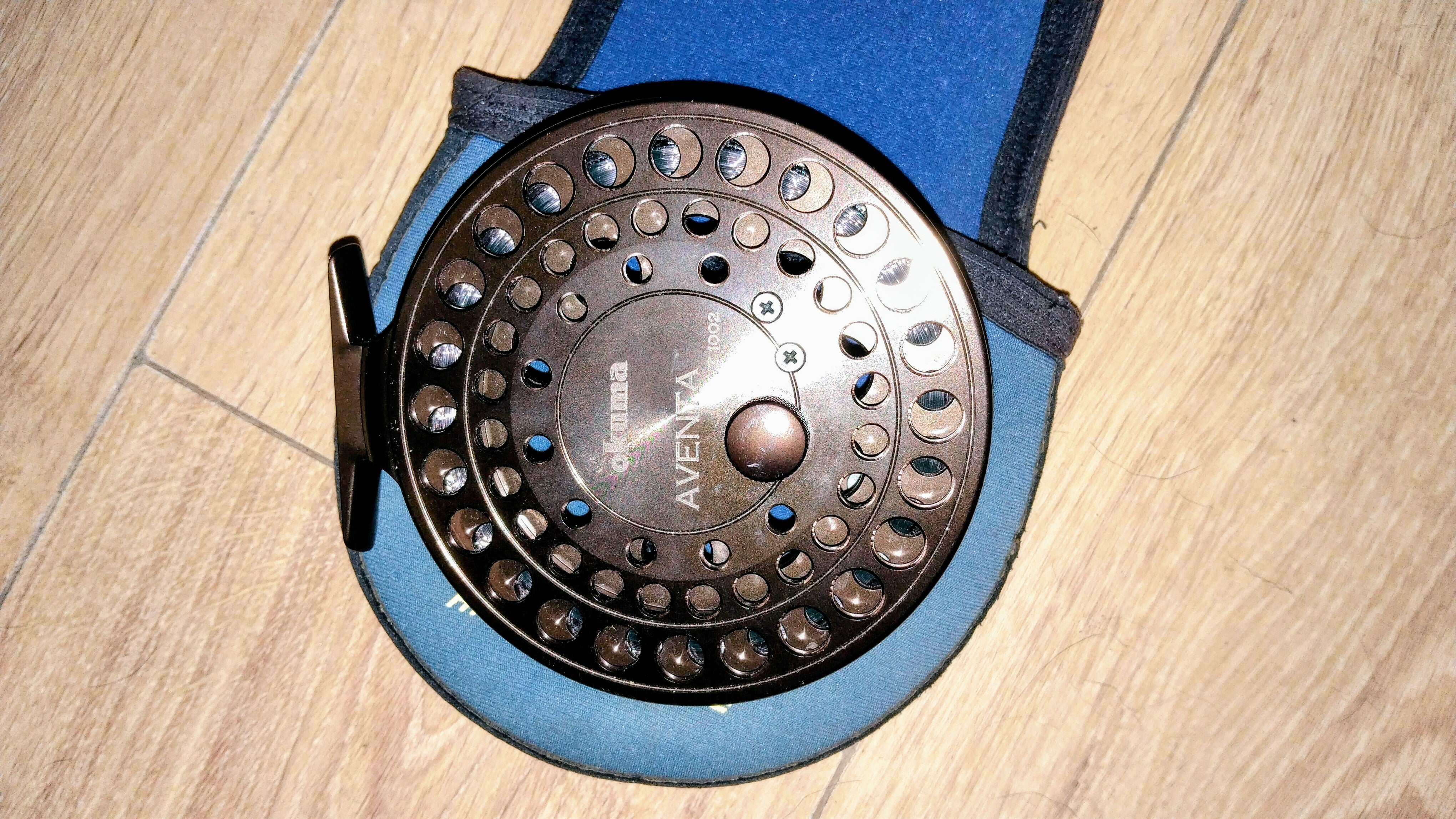 Okuma Aventa VT 1002 Centrepin Reel - 2 Bearing Model - CNC Aluminium + Pouch