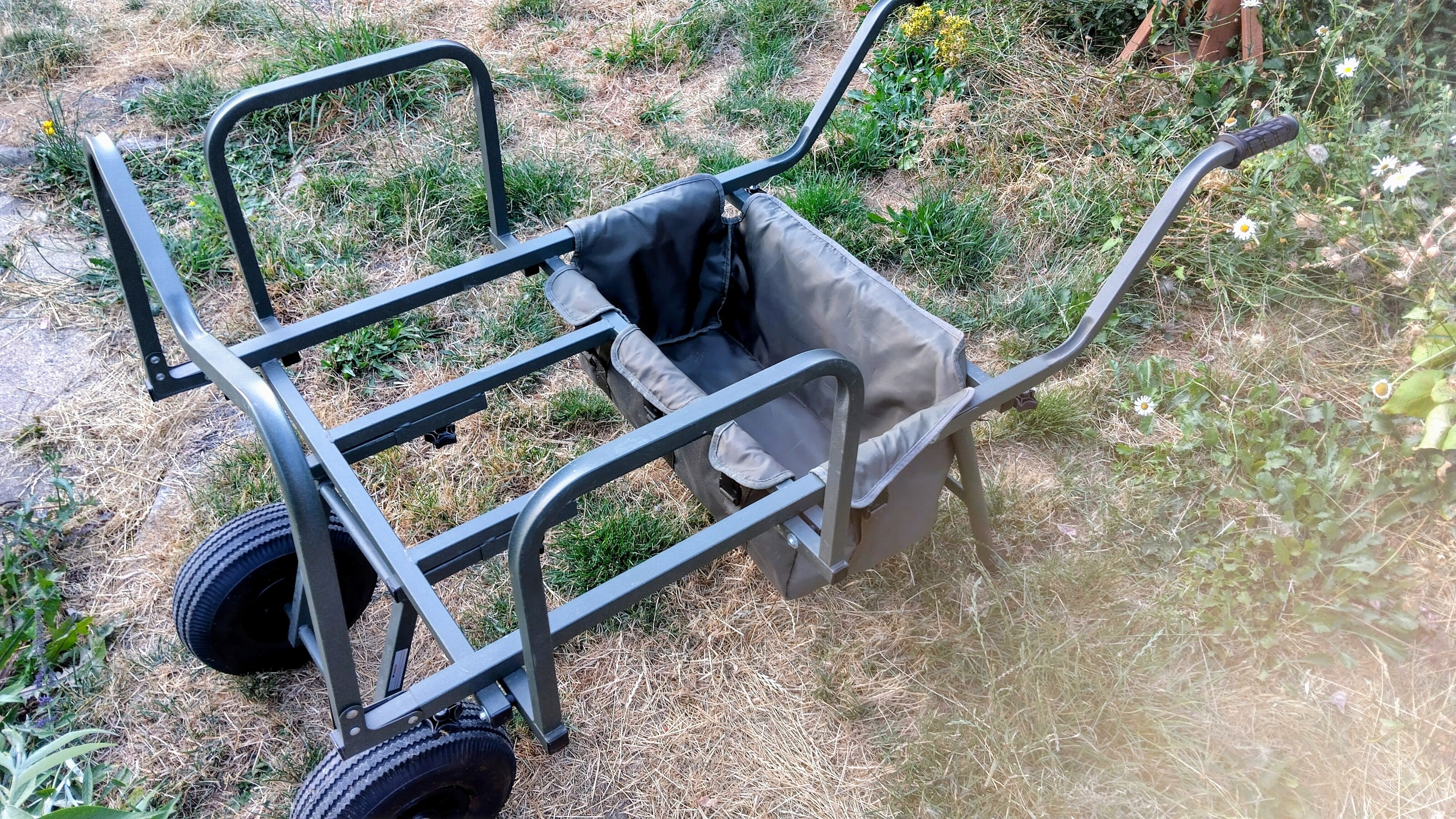 Nash HGun 2 Wheel Carp Fishing Barrow Excellent Condition Foldable Transport Cart