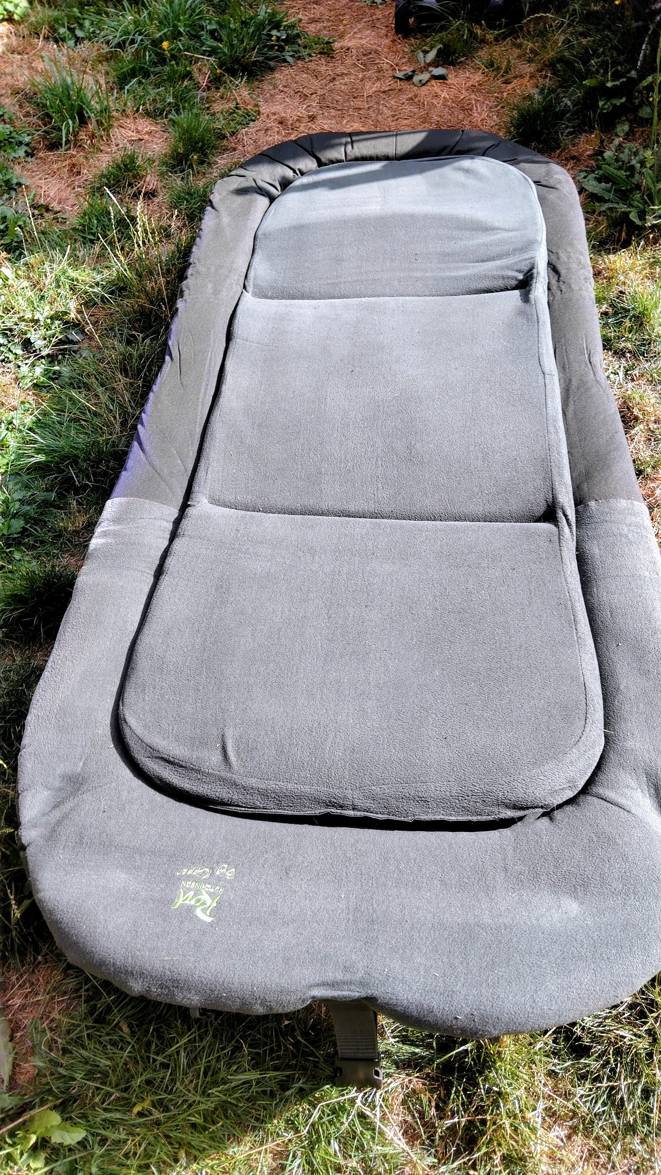 Rod Hutchinson Big Kipper Carp Bedchair 8 Leg Extra Wide Flat Bed Sleep System
