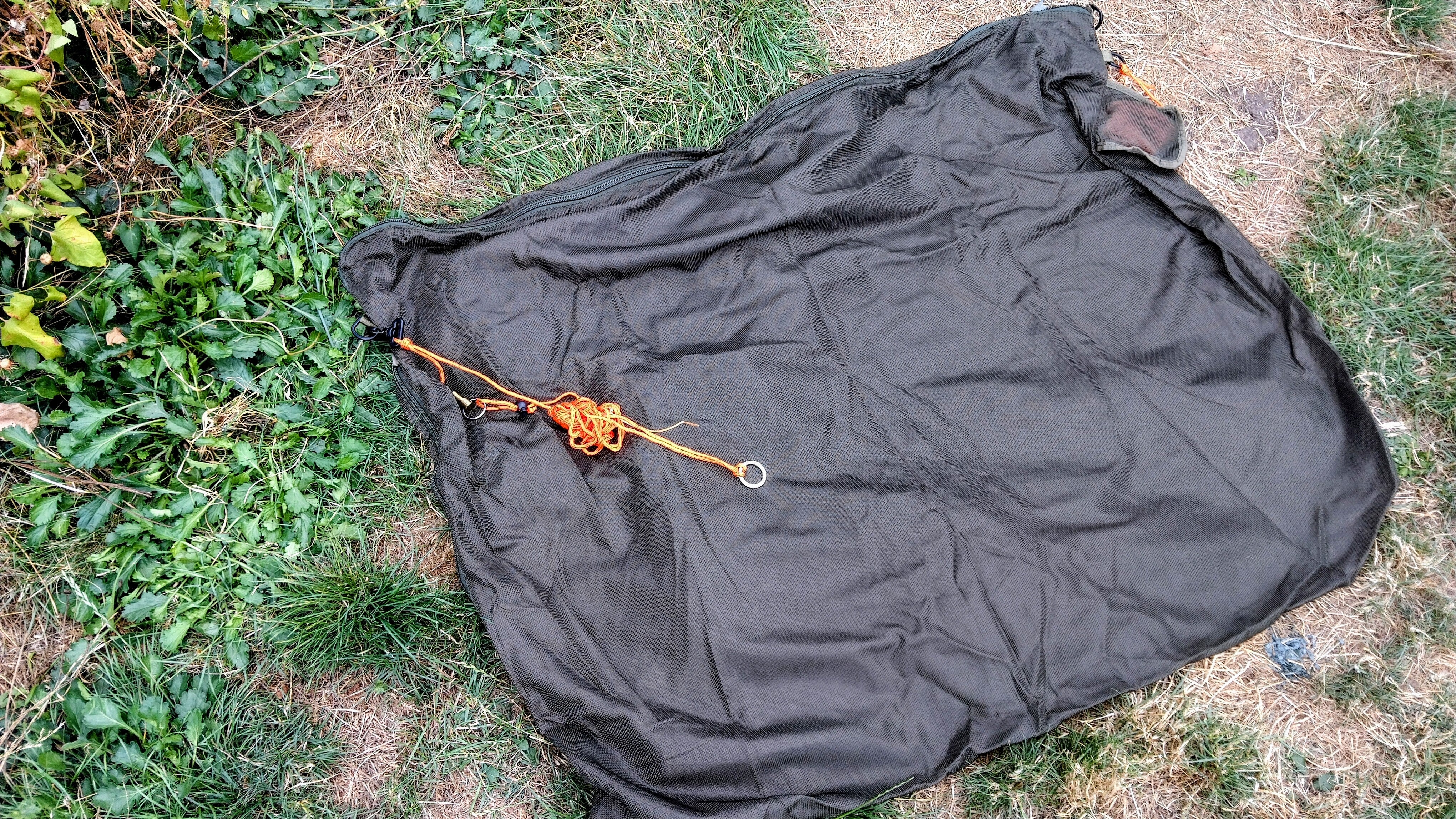 Trakker Carp Sack Pair Unused Fish Care Security Cord Bankstick Attachment