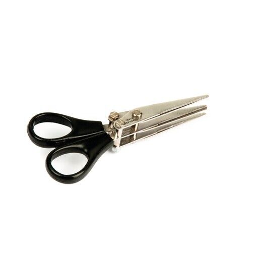 Fishtail triple blade worm cutting scissors
