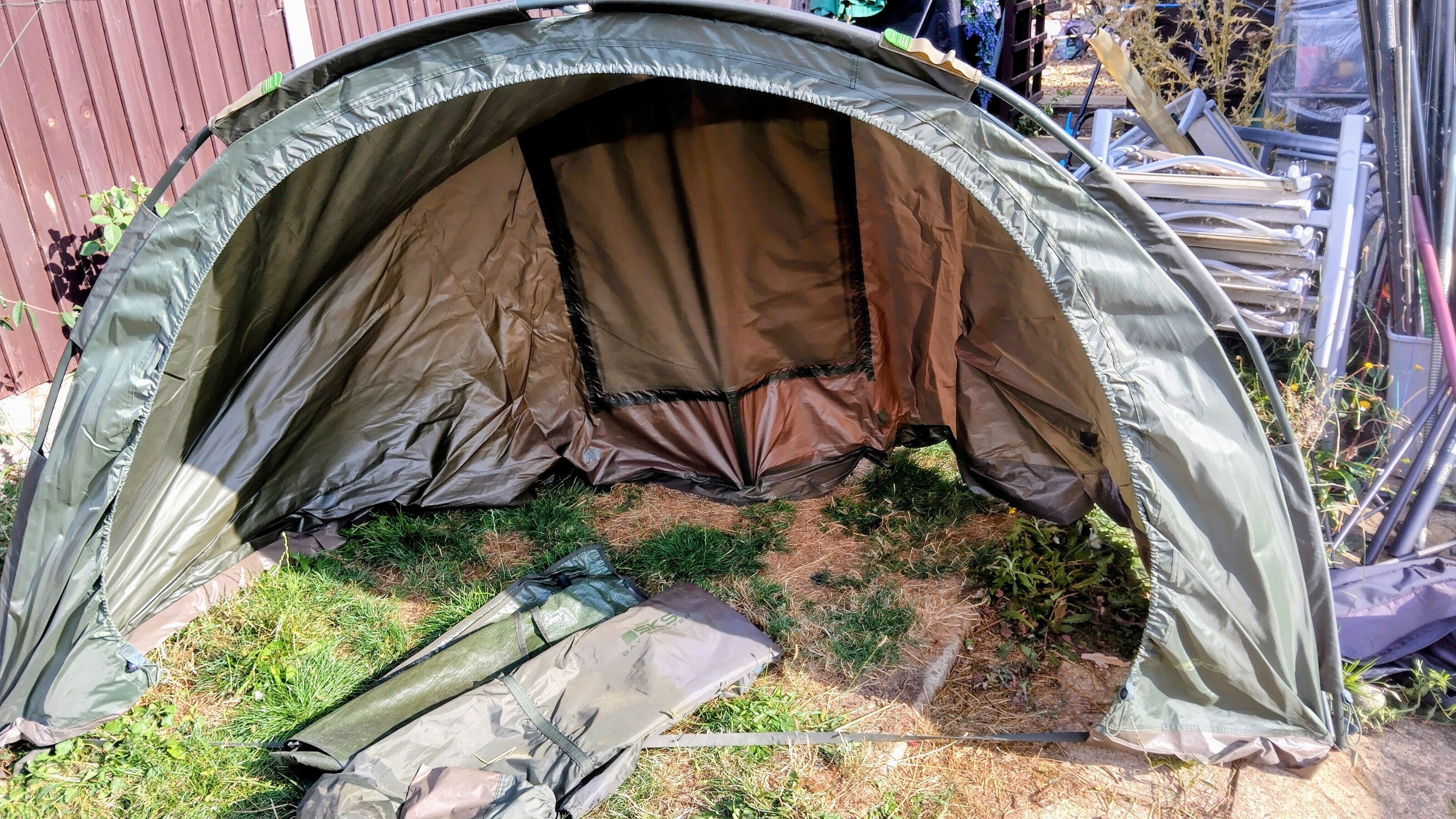 Sonik Day Shelter Lightweight Fishing Bivvy Waterproof Carp Coarse - Near Mint