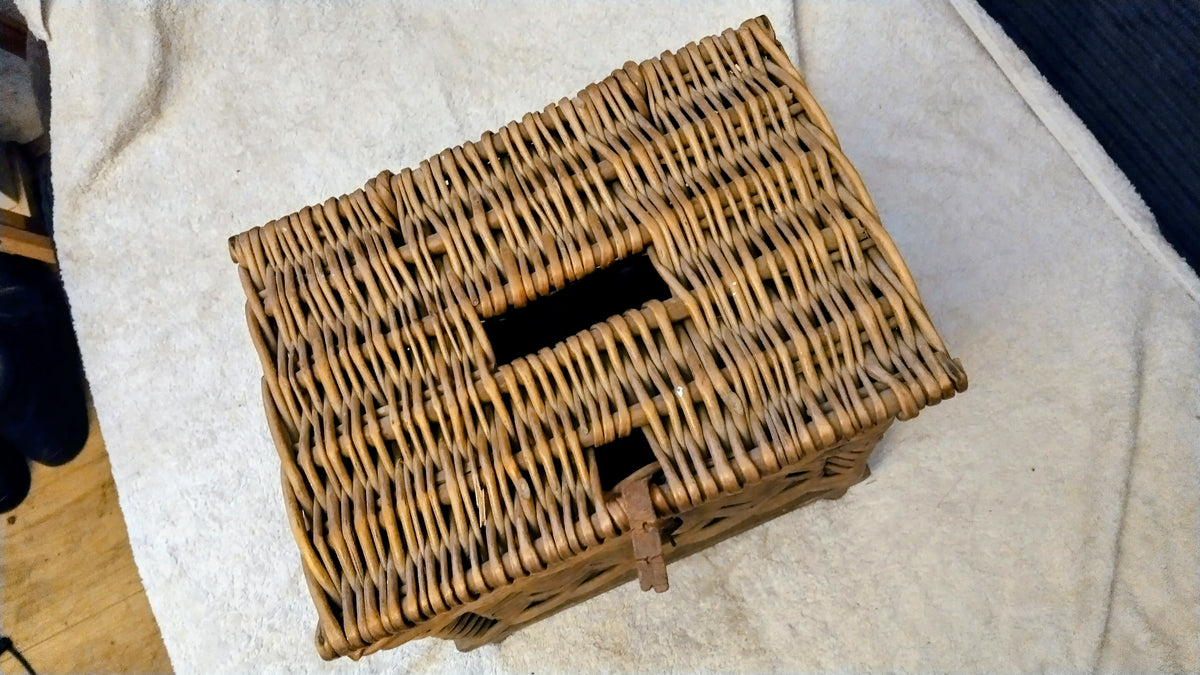 Vintage Wicker Fishing Creel Basket 30cm x 22cm x 22cm Traditional Angling Tackle