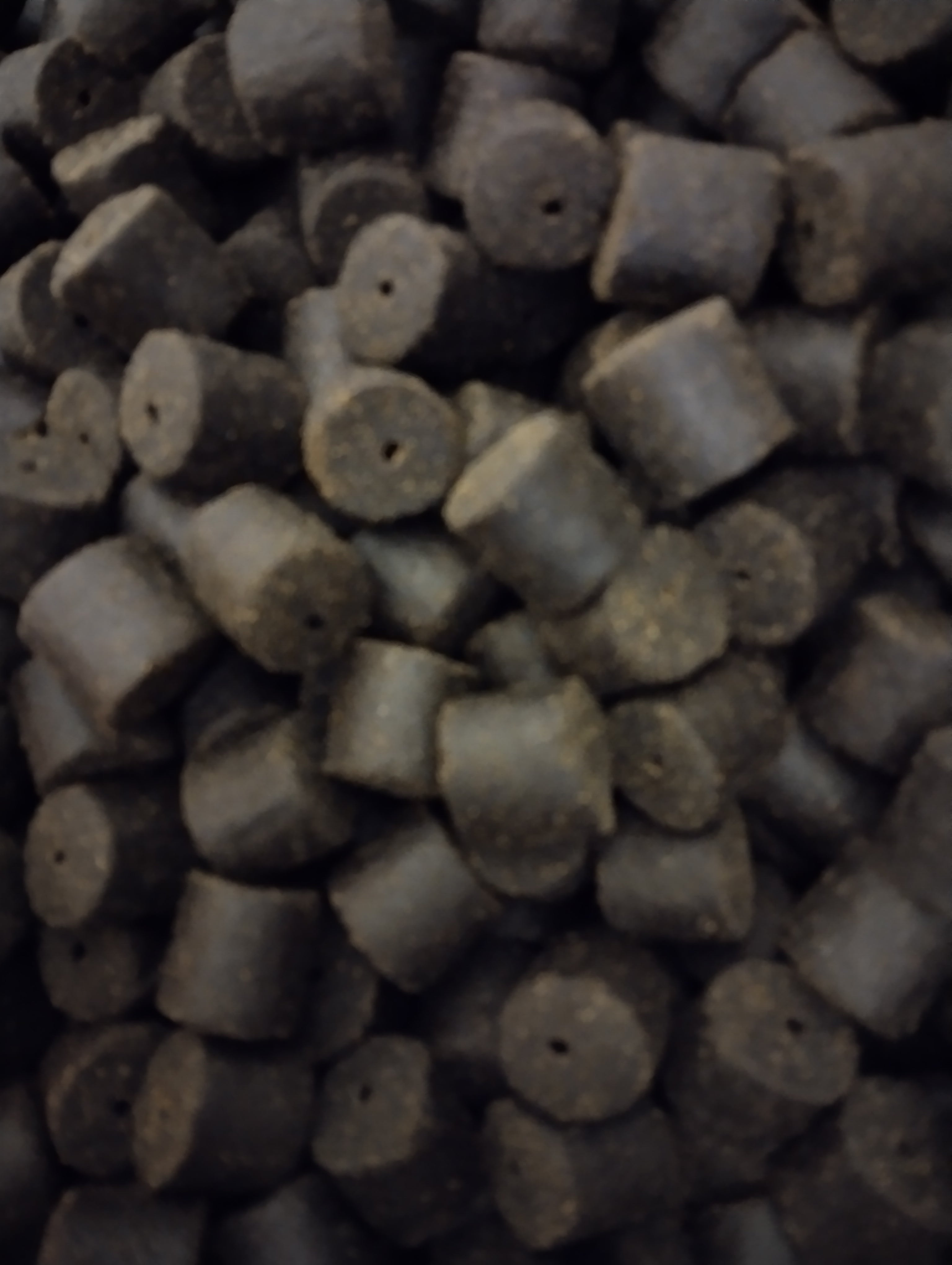 'Monster Moggie' Catfishing Halibut Pellets - Choose from 28mm, or 20mm Pre-drilled