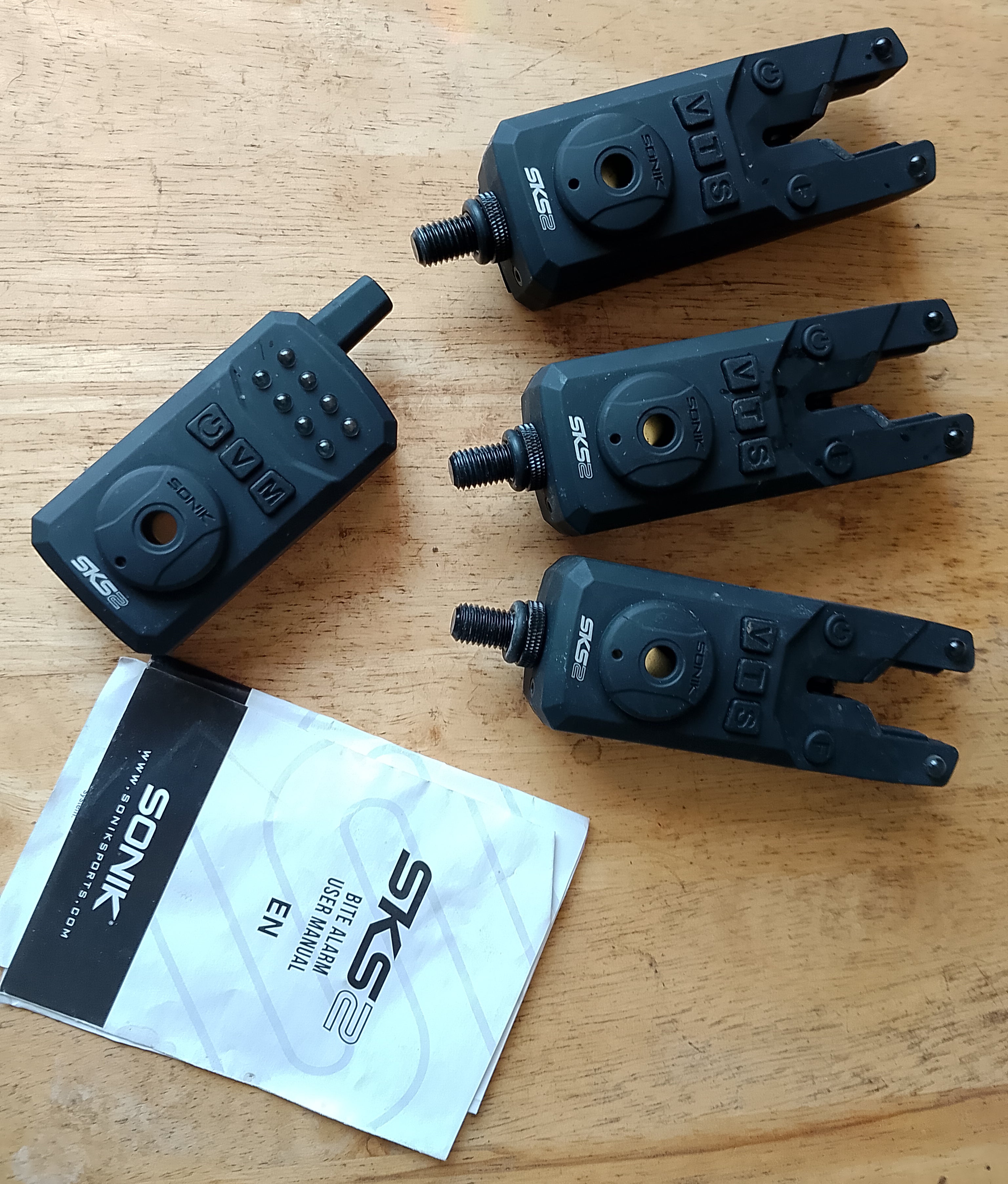Sonik SKS2 Carp Fishing Bite and Receiver Set - 3 x Bait Alarms - USED