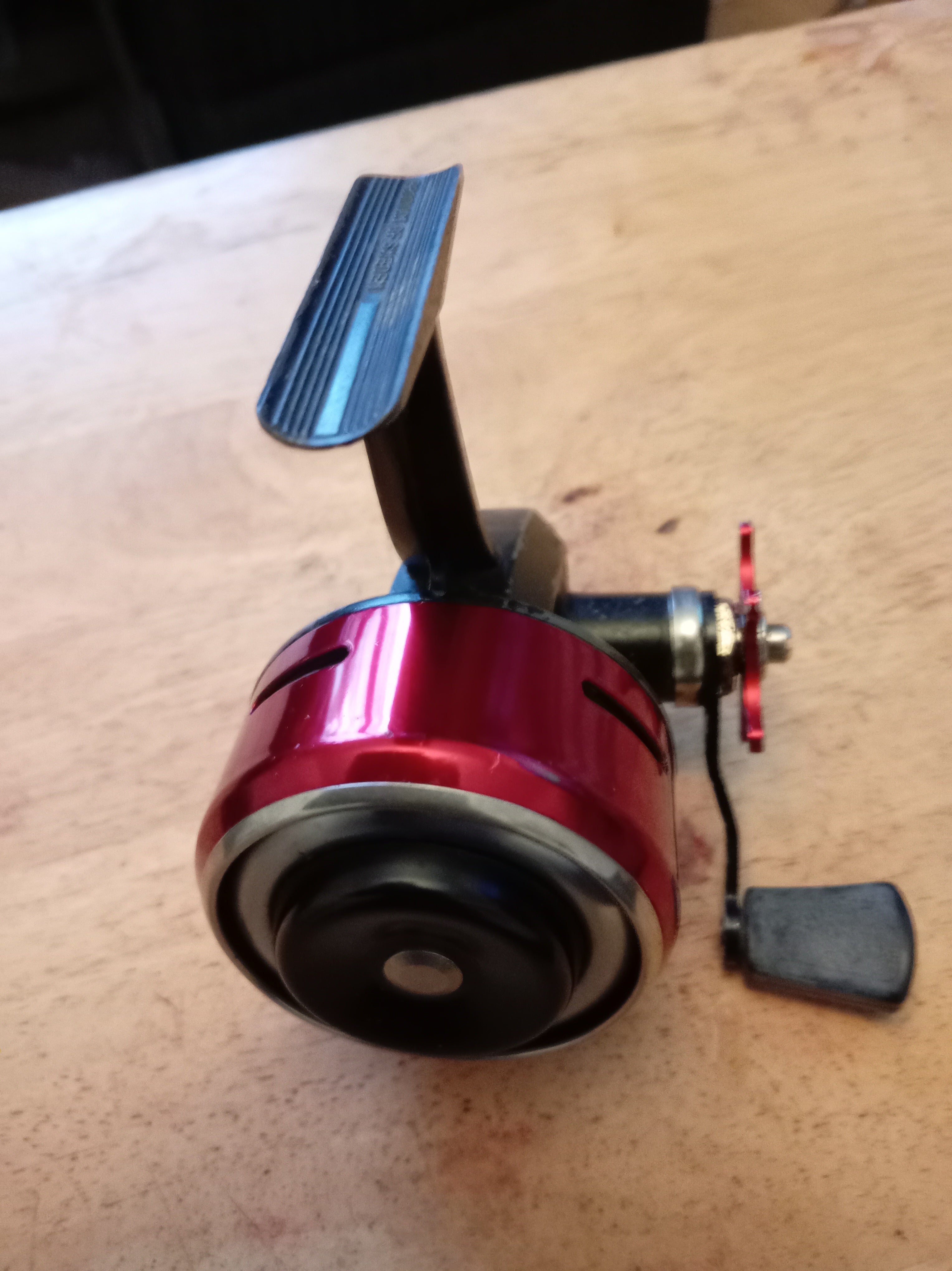 Abu 505 Closed Face Fishing Reel - Vintage Trotting Reel - Good Working Order