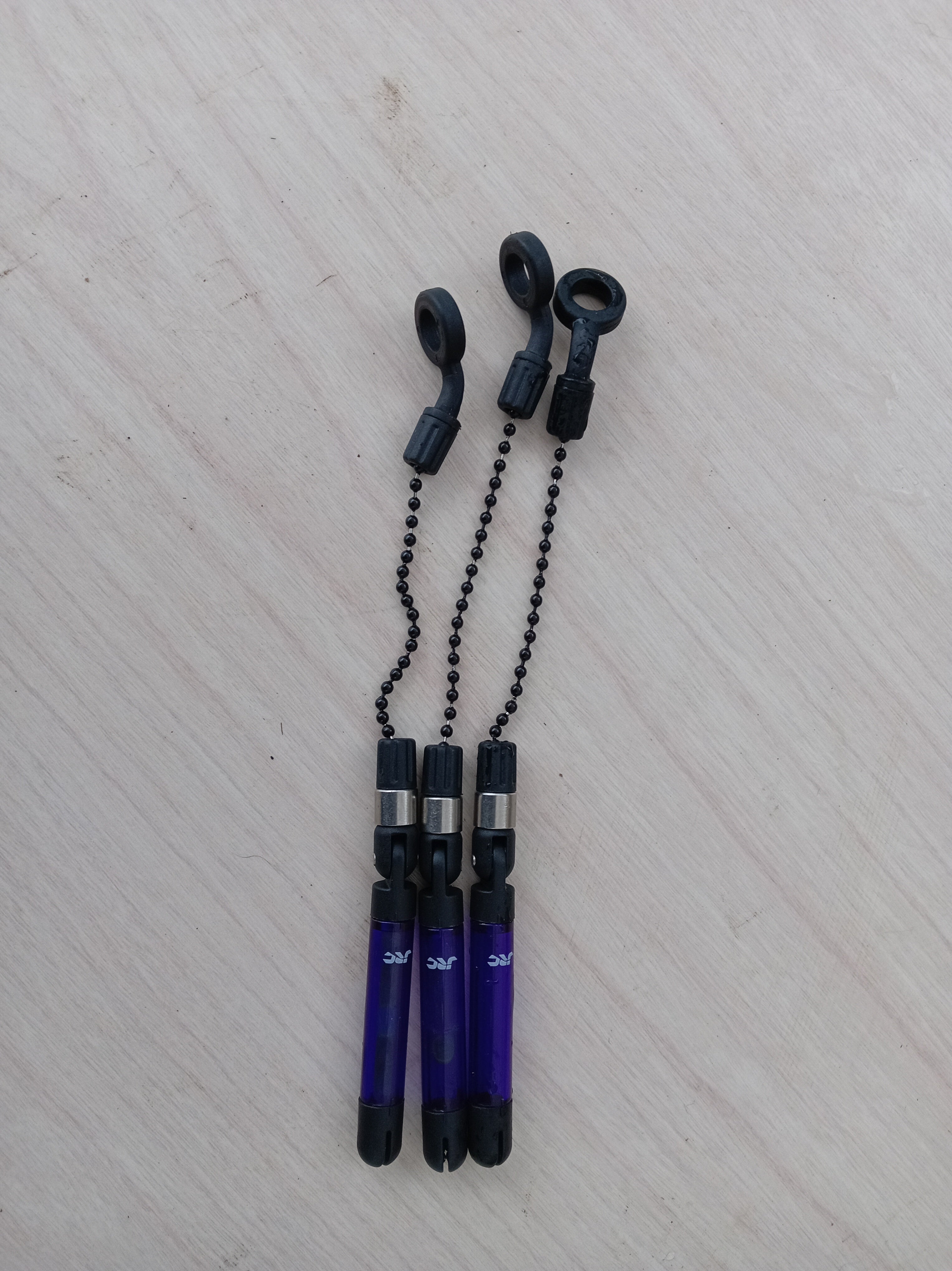 JRC Purple Carp Fishing Hanger Set x3 - Adjustable Bite Indicators & Ball Clips