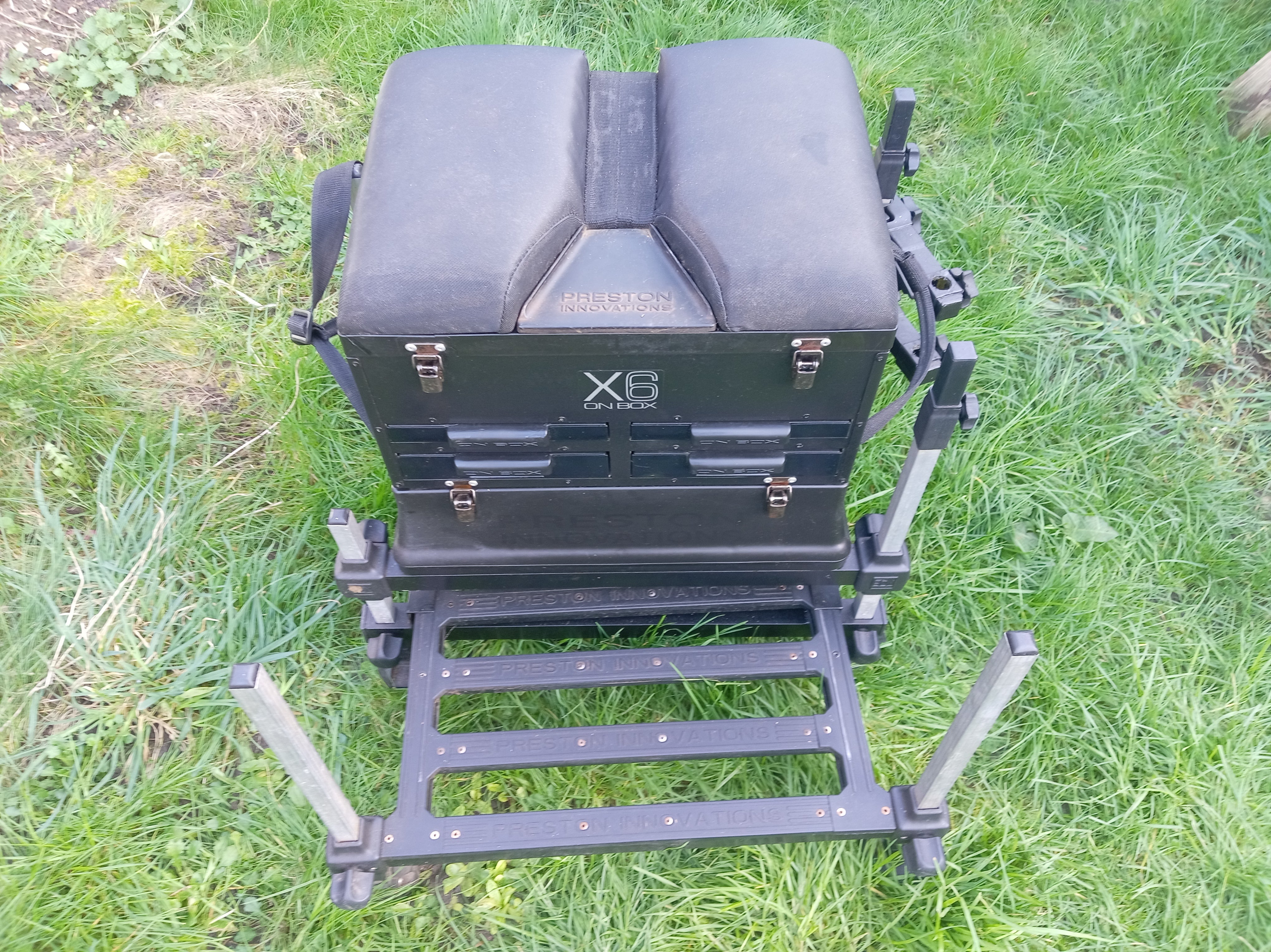 Preston Innovations OnBox X6 Fishing Seat Box - 6 Drawer Match System - VGC